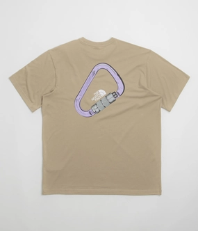 The North Face Explore Carabiner Relaxed T-Shirt - Mushroom Grey Daily Style