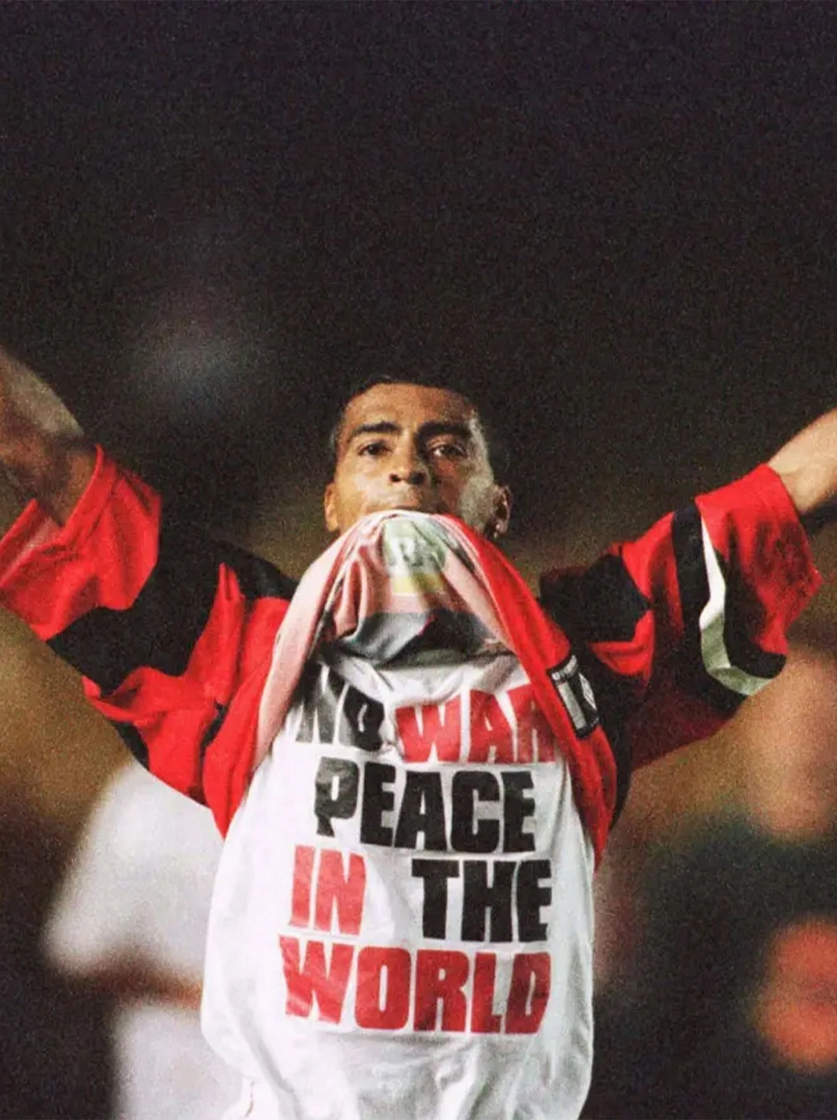 Street Comfort FLAMENGO ROMARIO 'NO WAR' PROTEST TEE