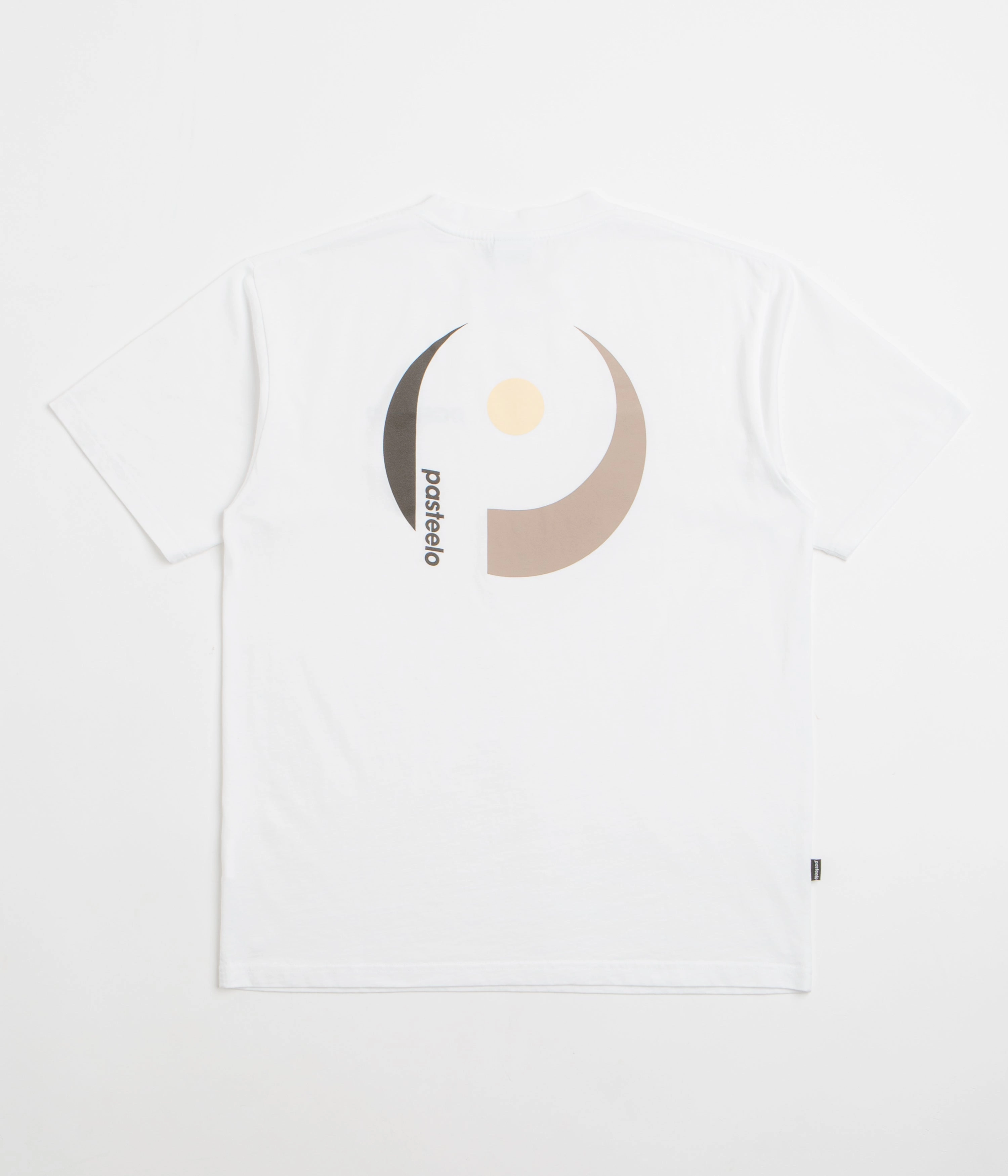 Layering Comfort Wear Casual Outfit Pasteelo Play T-Shirt - White