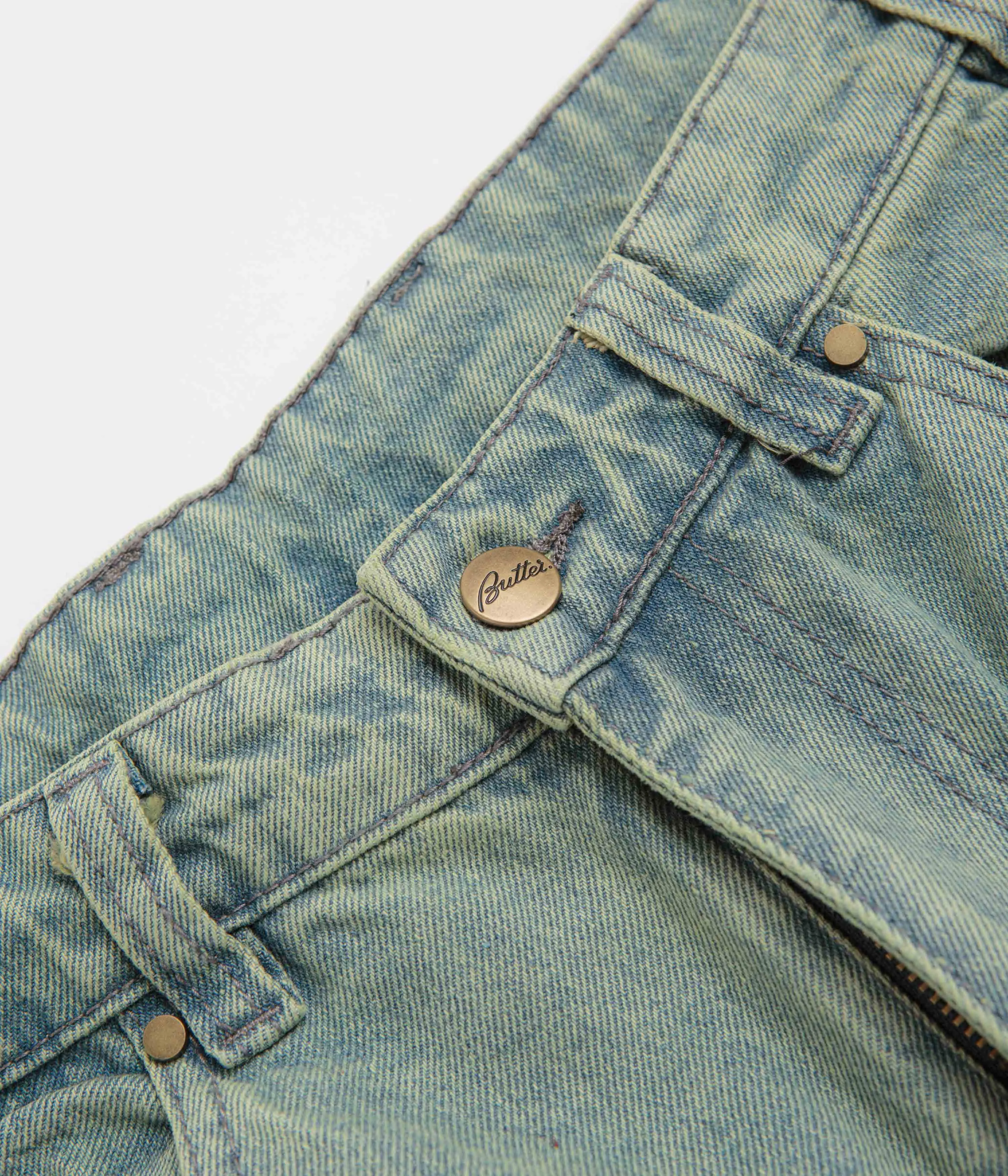 Comfy Streetwear Fan Music Event Seamless Pocket Design Butter Goods Wide Cut Jeans - Tinted Blue Wash