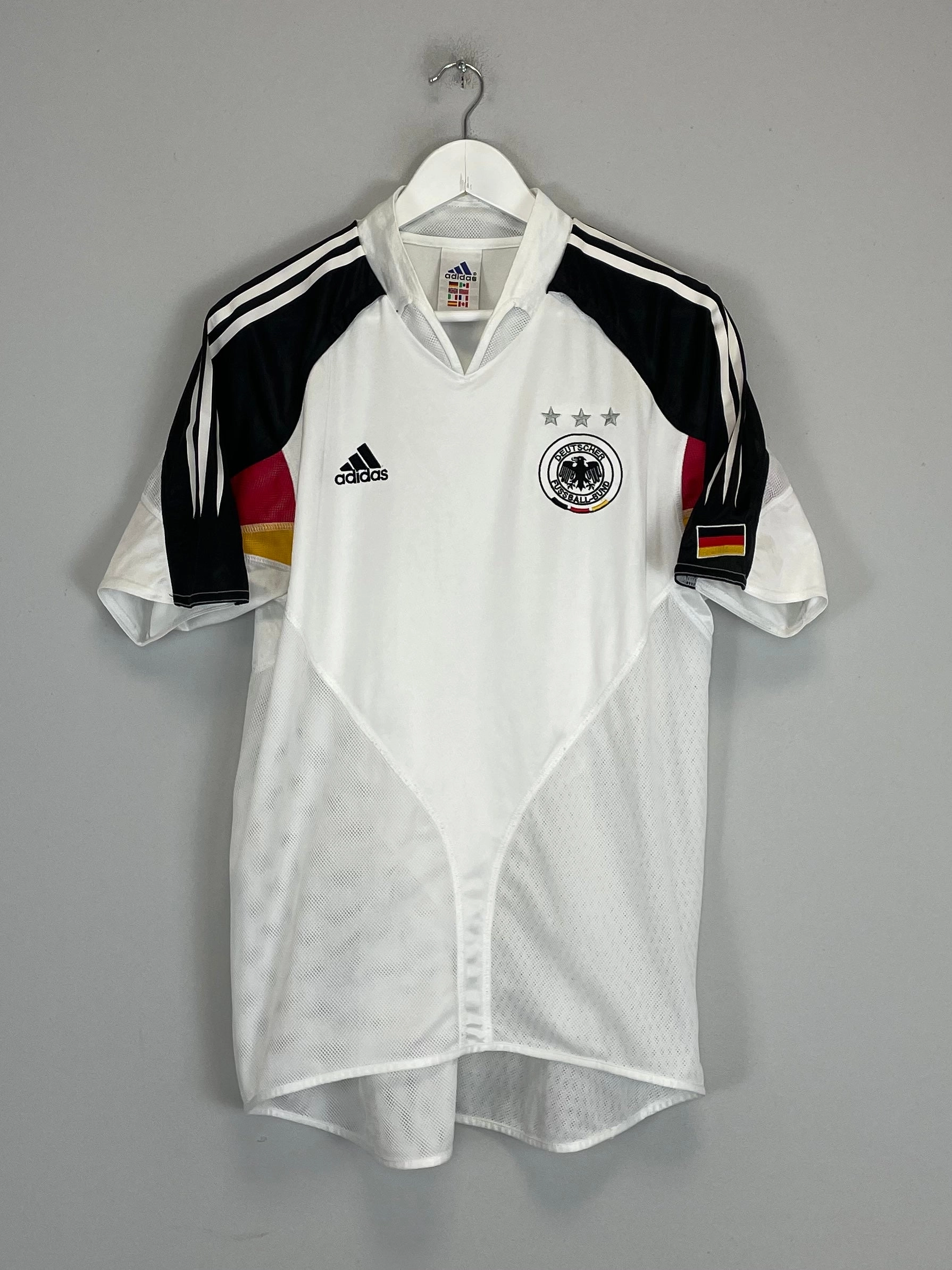 Reinforced Shoulder Seams Airflow Enhancing Texture 2004/05 GERMANY HOME SHIRT (M) ADIDAS