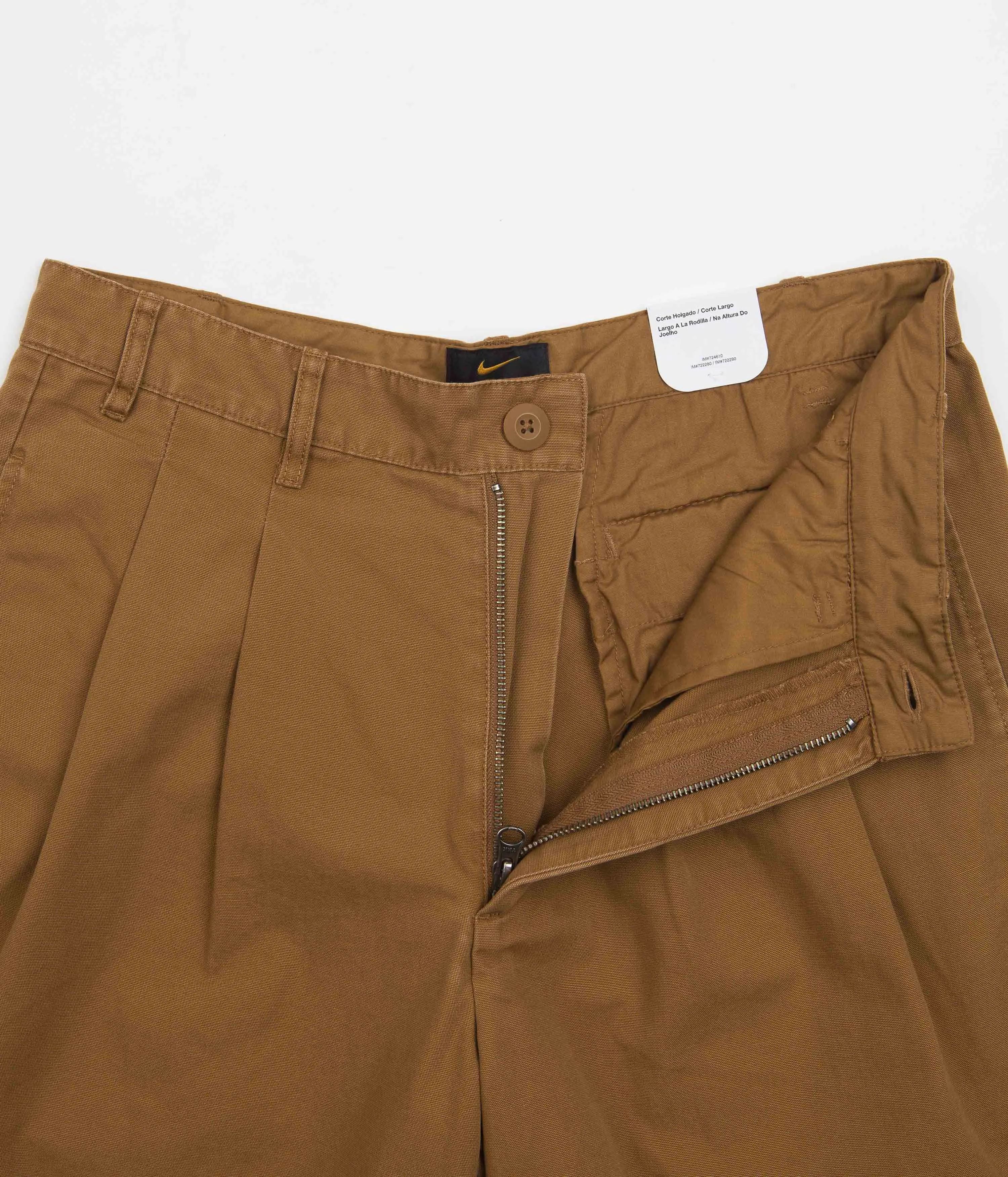 Non Restrictive Cut Casual Fit Nike Pleated Chino Shorts - Ale Brown / White