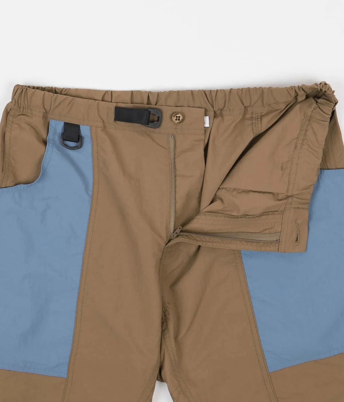Gramicci Shell Gear Shorts - Tan / Sax hip look