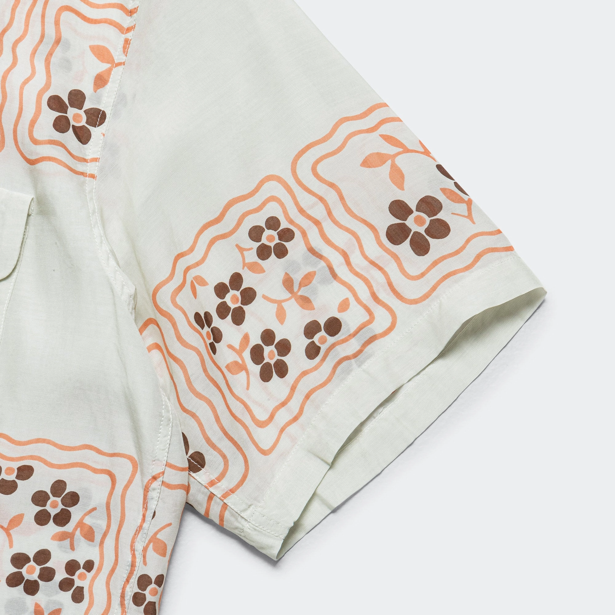 Silk Rayon COOKIE WRANGLE Collar Aloha Shirt - Ecru Versatile Look