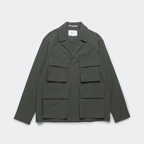 Mads Travel Light Overshirt - Black Olive Smooth zipper closure