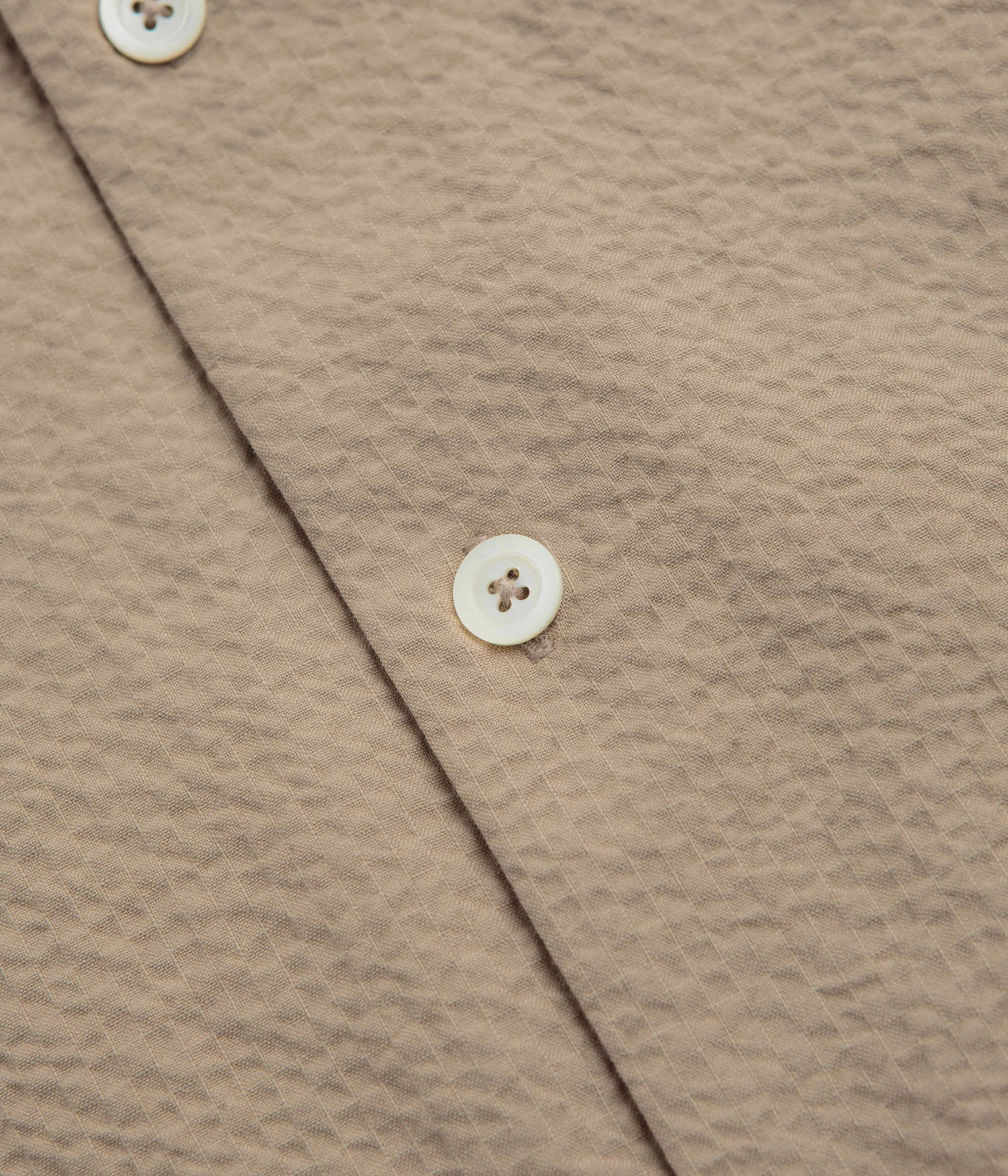 networking event Wrinkle Free Care Howlin' Cocktail Short Sleeve Shirt - Biscuit Seersucker