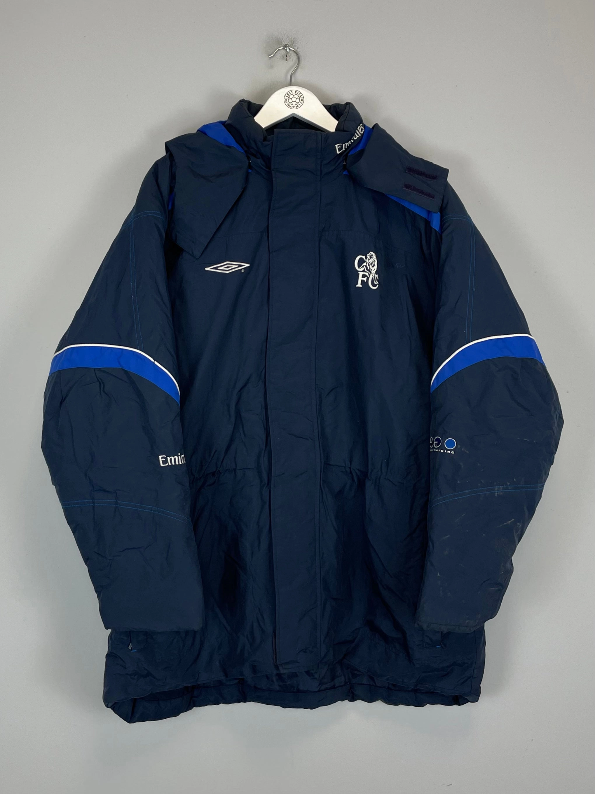 2001/02 CHELSEA BENCH COAT (L) UMBRO finish