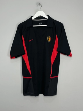 Raglan Sleeve Construction Athletic Outfit 2002/04 BELGIUM AWAY SHIRT (L) NIKE