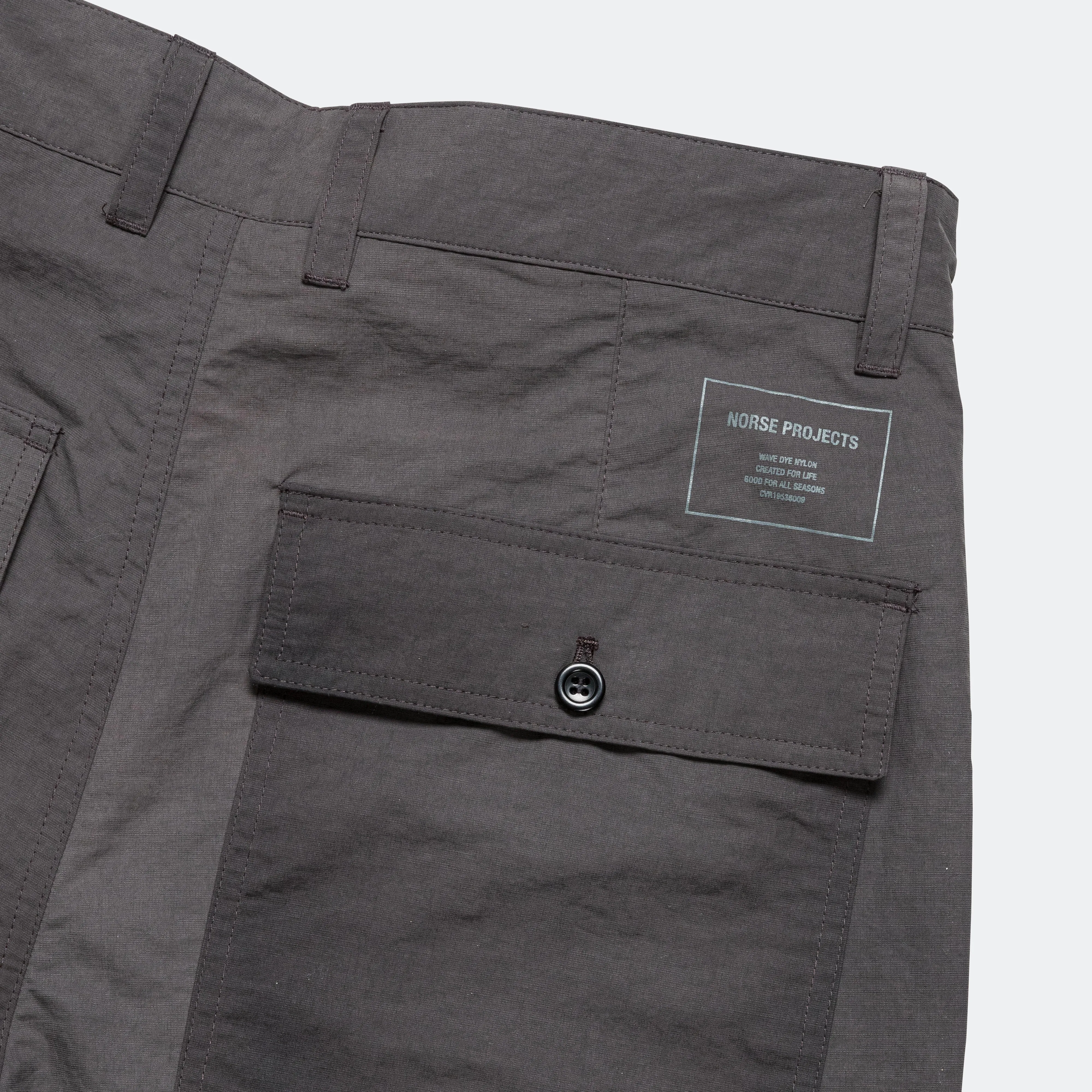 Lukas Relaxed Wave Dye Shorts - Black Versatile Style