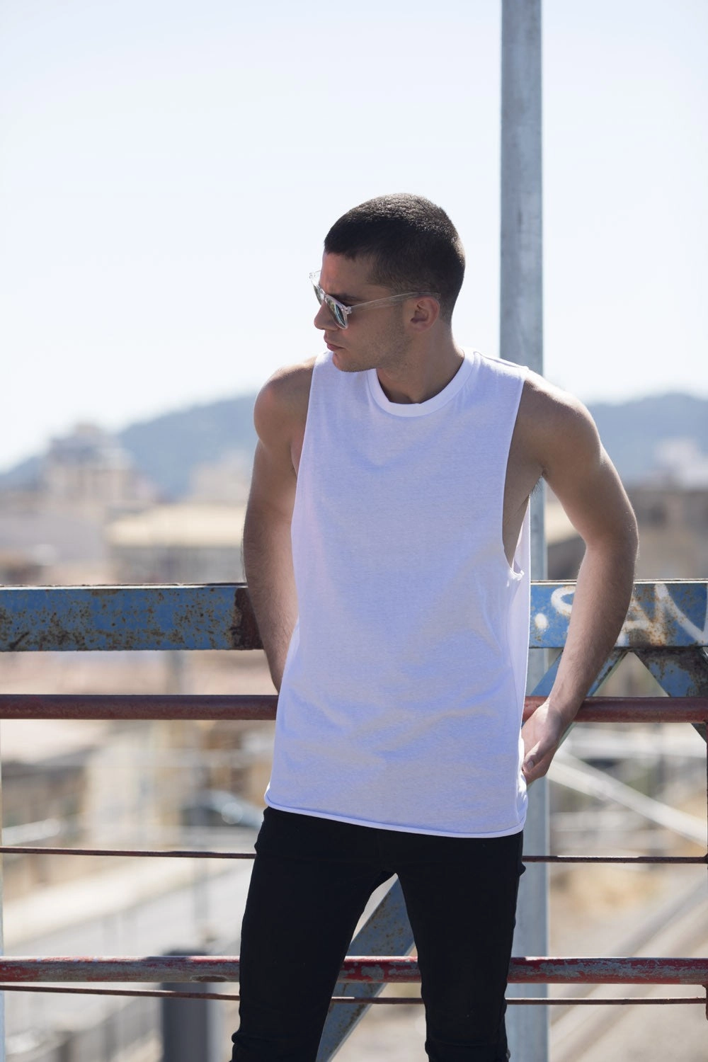 High Neck Slash Armhole Vest | BLACK Enhanced Motion Range Stable