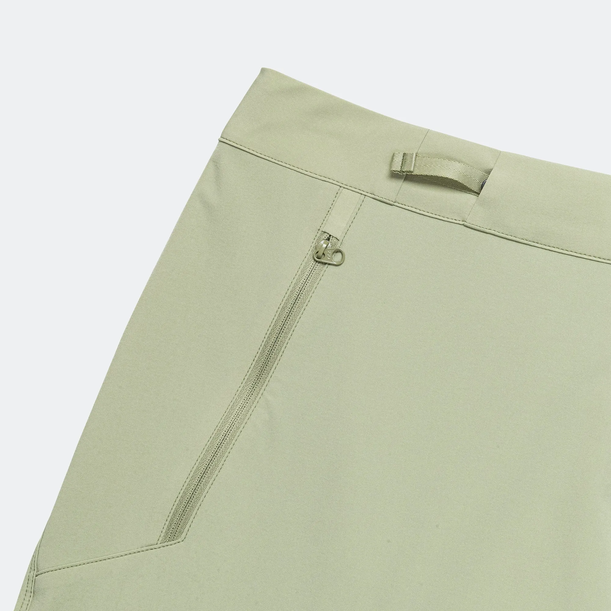 Clean Stretch Lounge Ready Gamma Lightweight 9" Short - Chloris