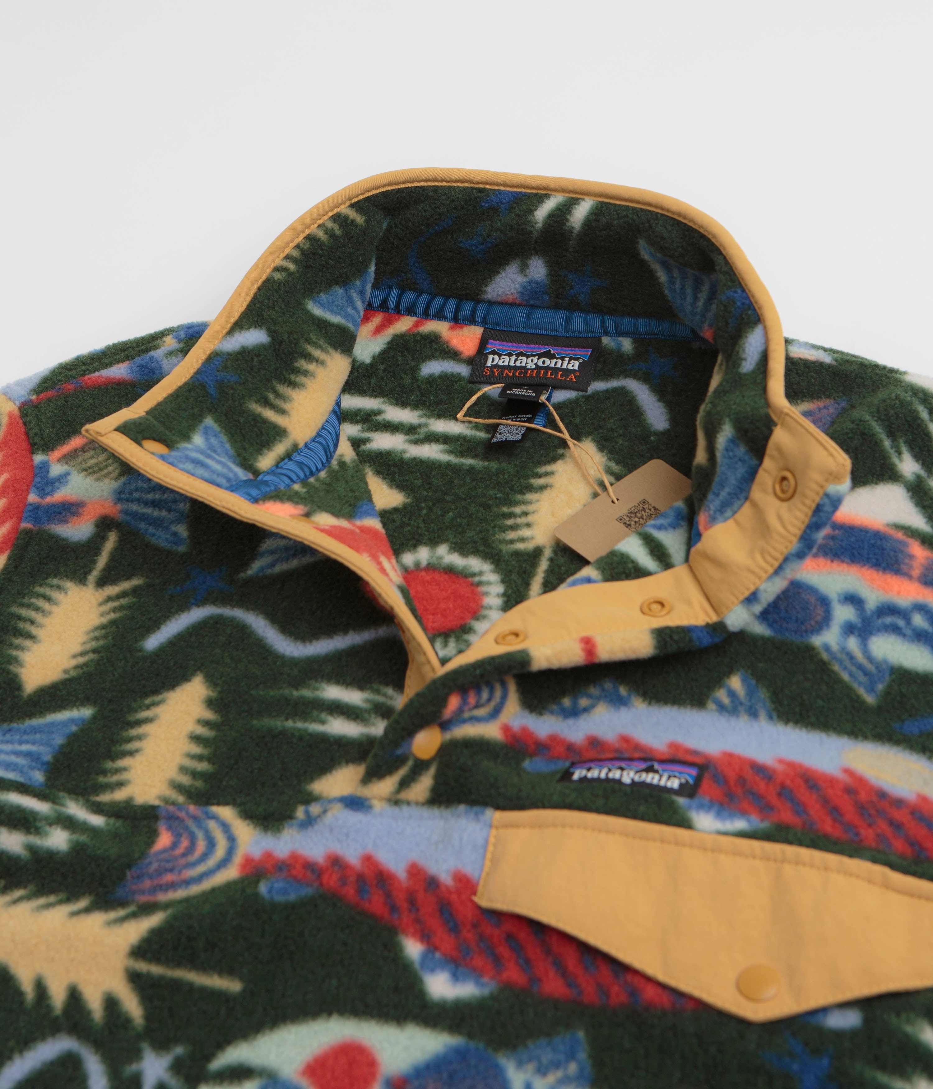 Patagonia Lightweight Synchilla Snap-T Fleece - Salmon Energy: Old Growth Green Modern Look Commuter Style