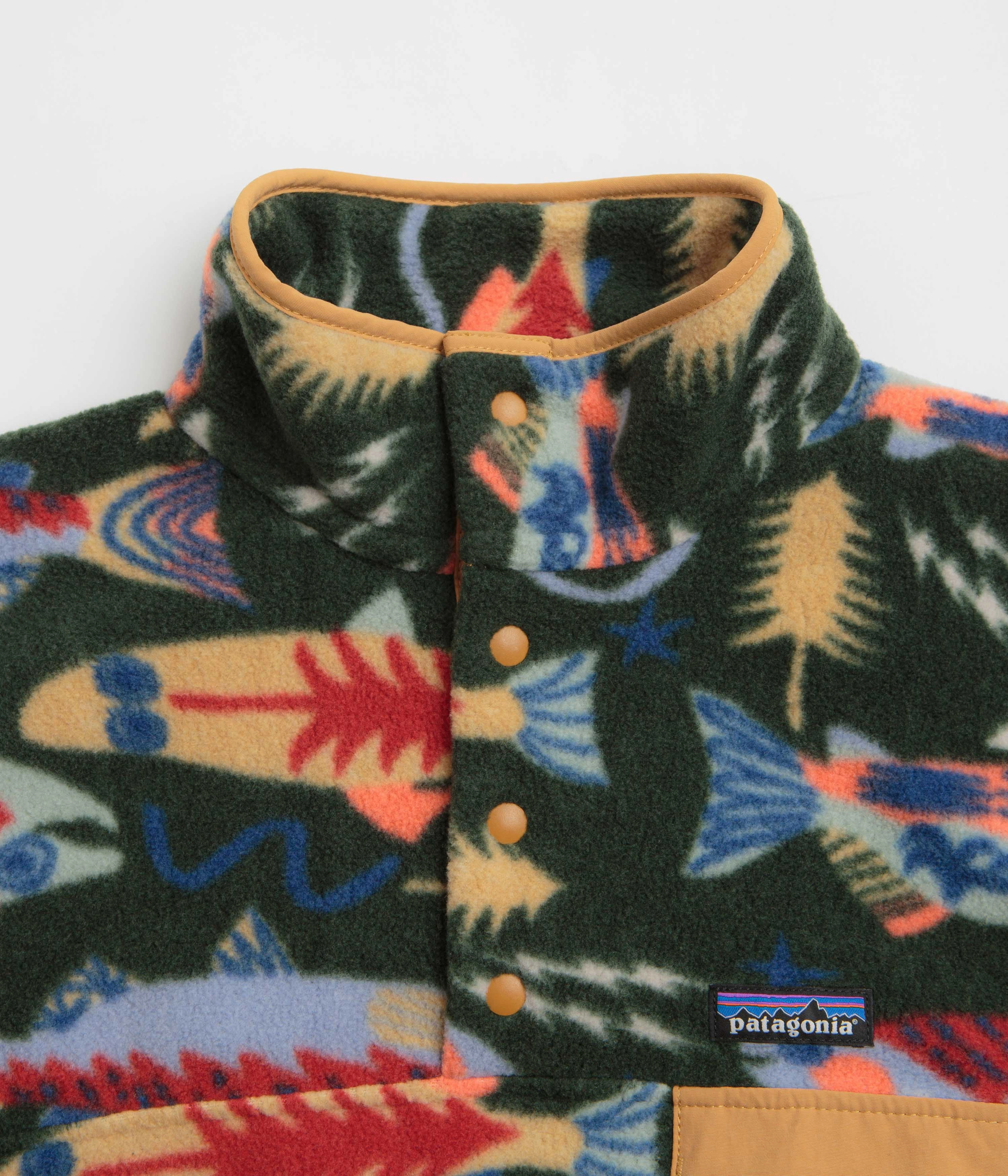 Patagonia Lightweight Synchilla Snap-T Fleece - Salmon Energy: Old Growth Green Essential Fit Layer System