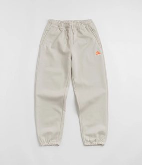 Outdoor Ready Modern Style Nike ACG Tuff Fleece Lungs Pants - Light Orewood Brown / Hyper Crimson