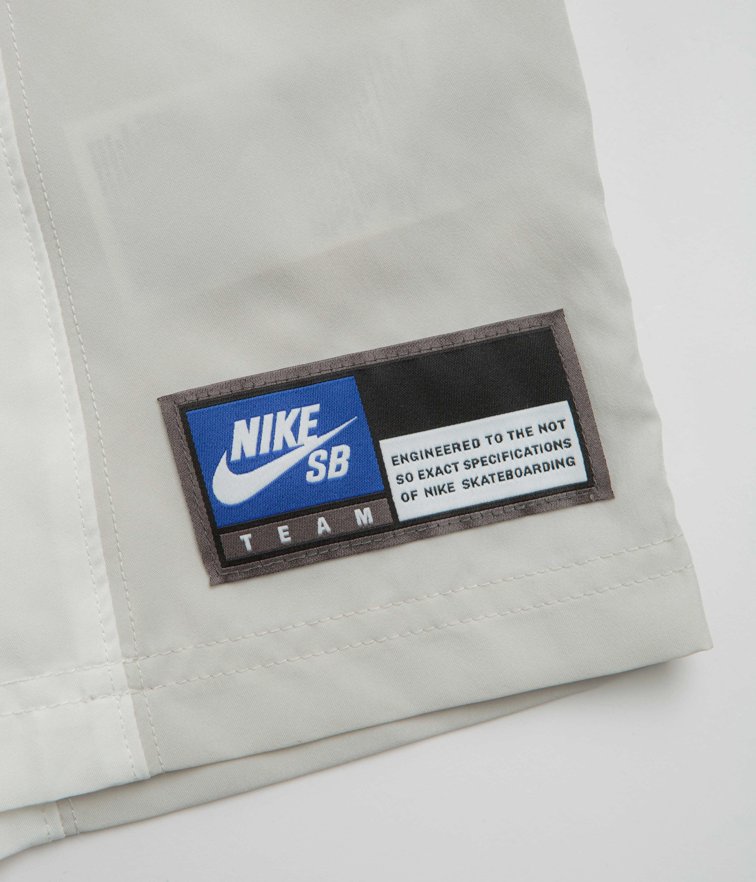 Nike SB Bowler Shirt - Sail / Light Bone / Black Low Maintenance Tall friendly