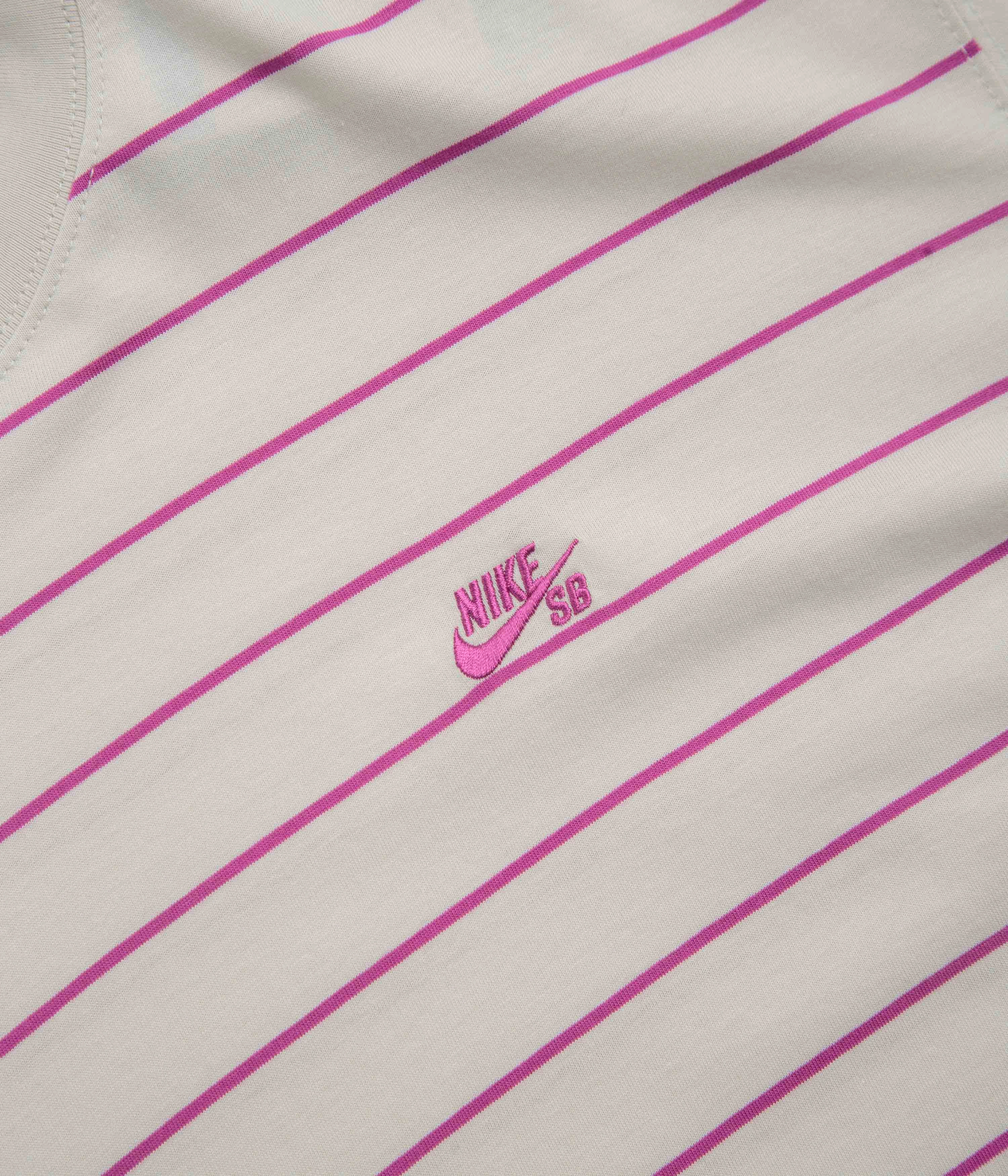 Nike SB Striped T-Shirt - Light Bone Comfy Essentials Wear comfortable option