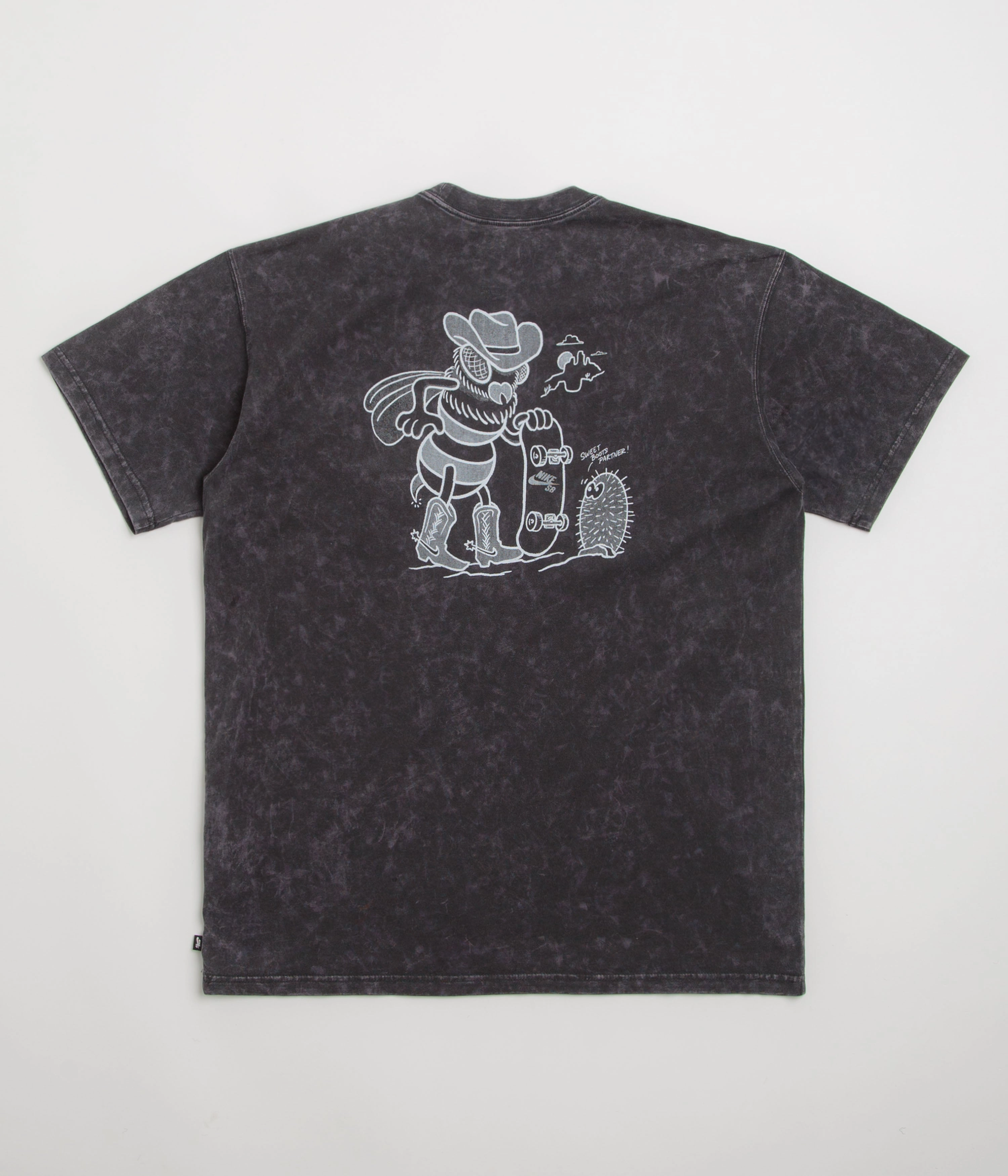 Nike SB Western Bee T-Shirt - Off Noir Casual Vibes Timeless Comfort Wear