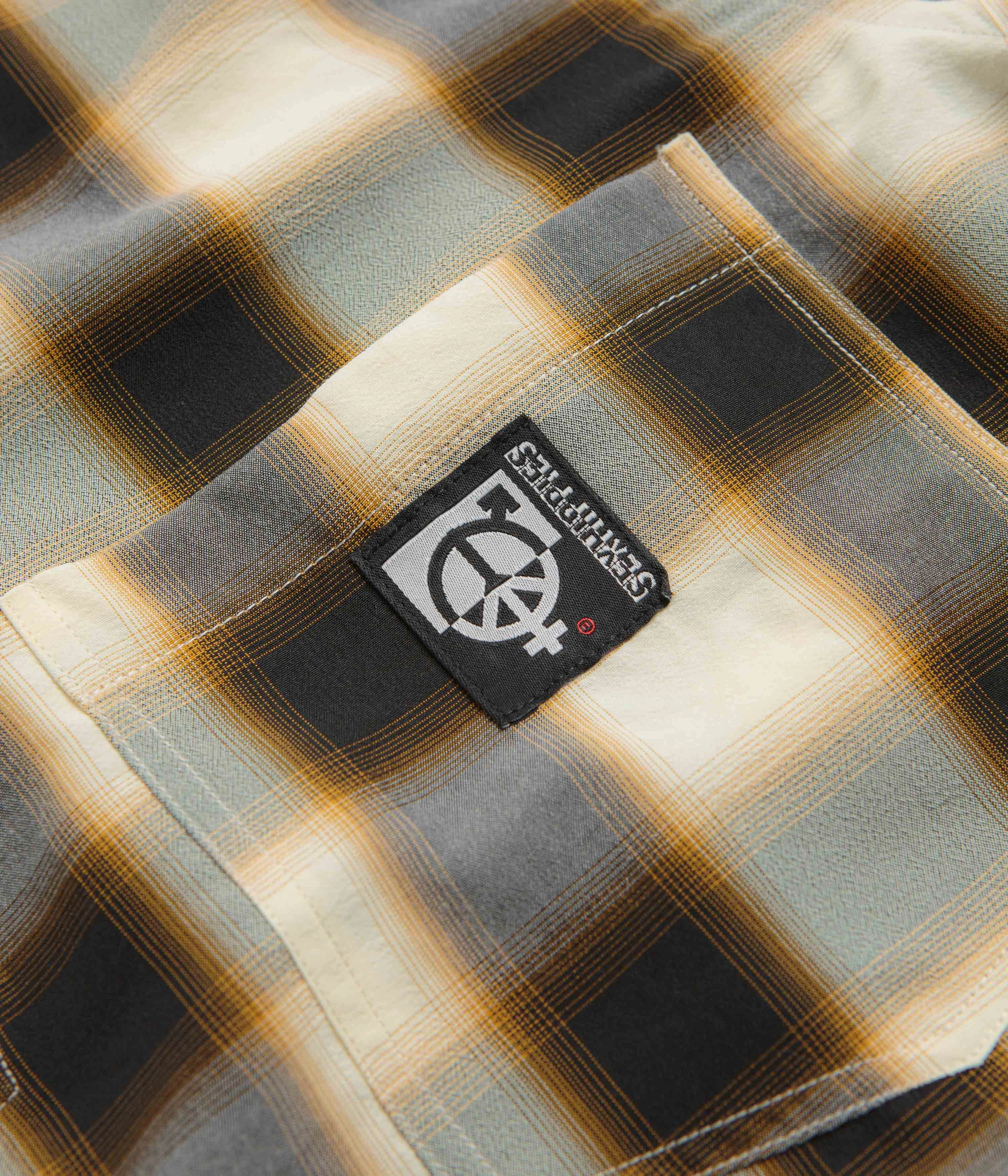 Textured Finish Sexhippies Half Zipper Short Sleeve Shirt - Off White / Black