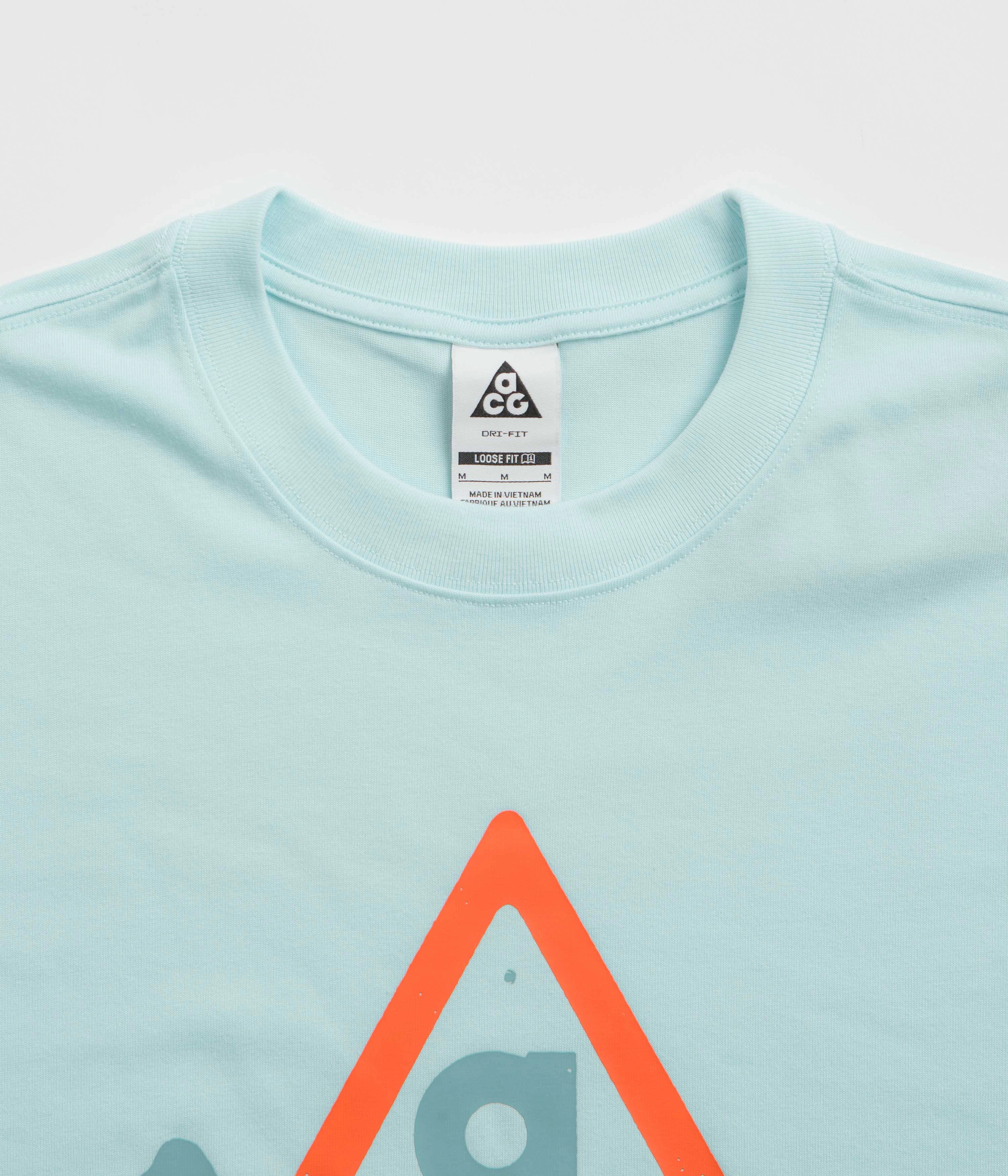 SeamFreeShoulders Plus size clothing Nike ACG Dog Sled T-Shirt - Glacier Blue