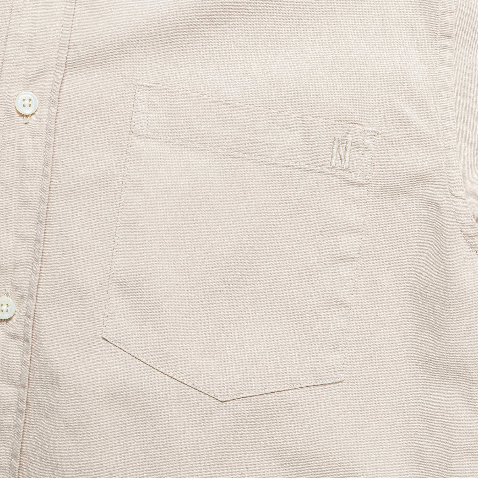 Lightweight Layer Casual Elegance Osvald BD Twill Shirt - Oatmeal