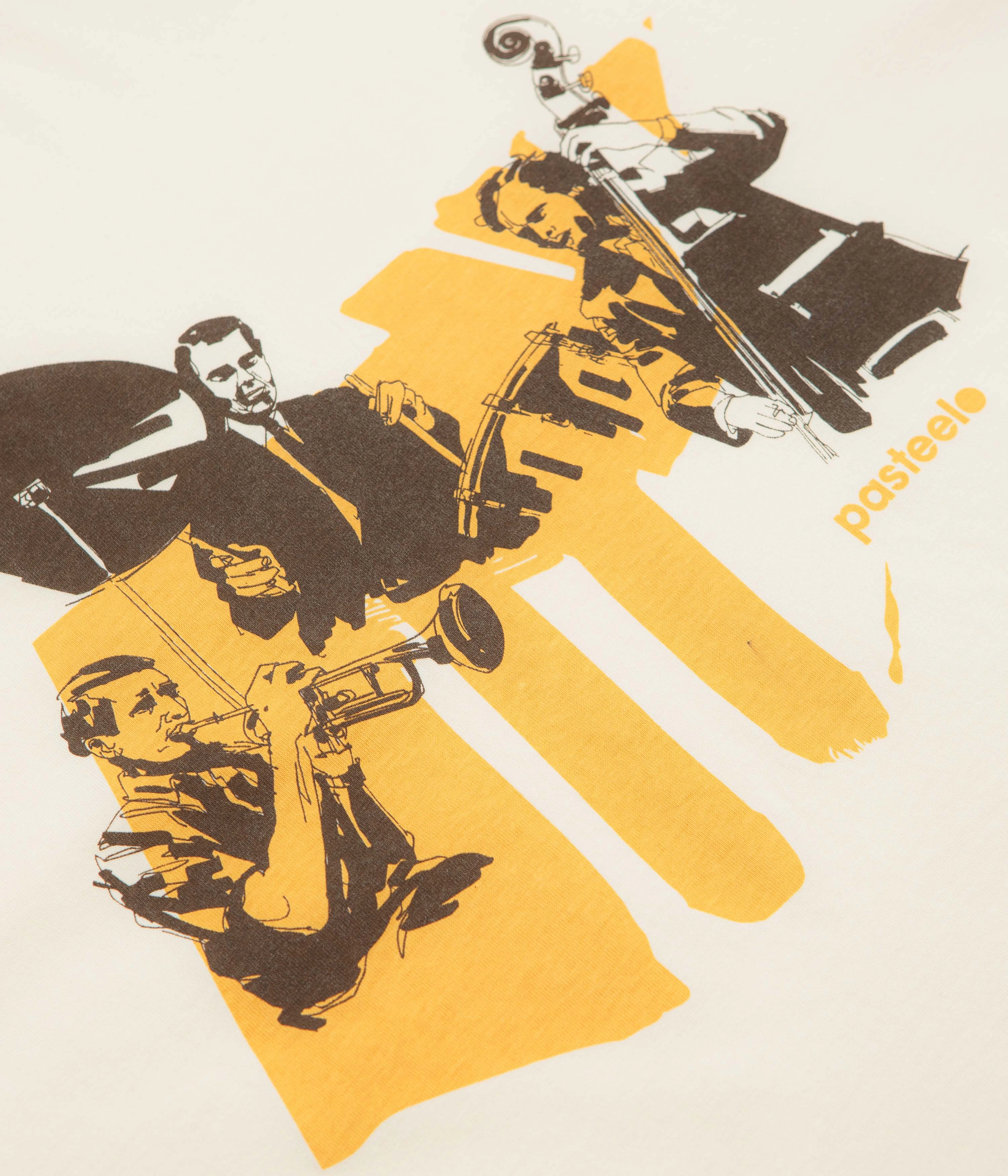 Light Fashion Pasteelo Jazz Cats T-Shirt - Cream