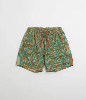Quick Release Fastener high waisted Patagonia Funhoggers Shorts - Quilty Fitz: Heartleaf Green