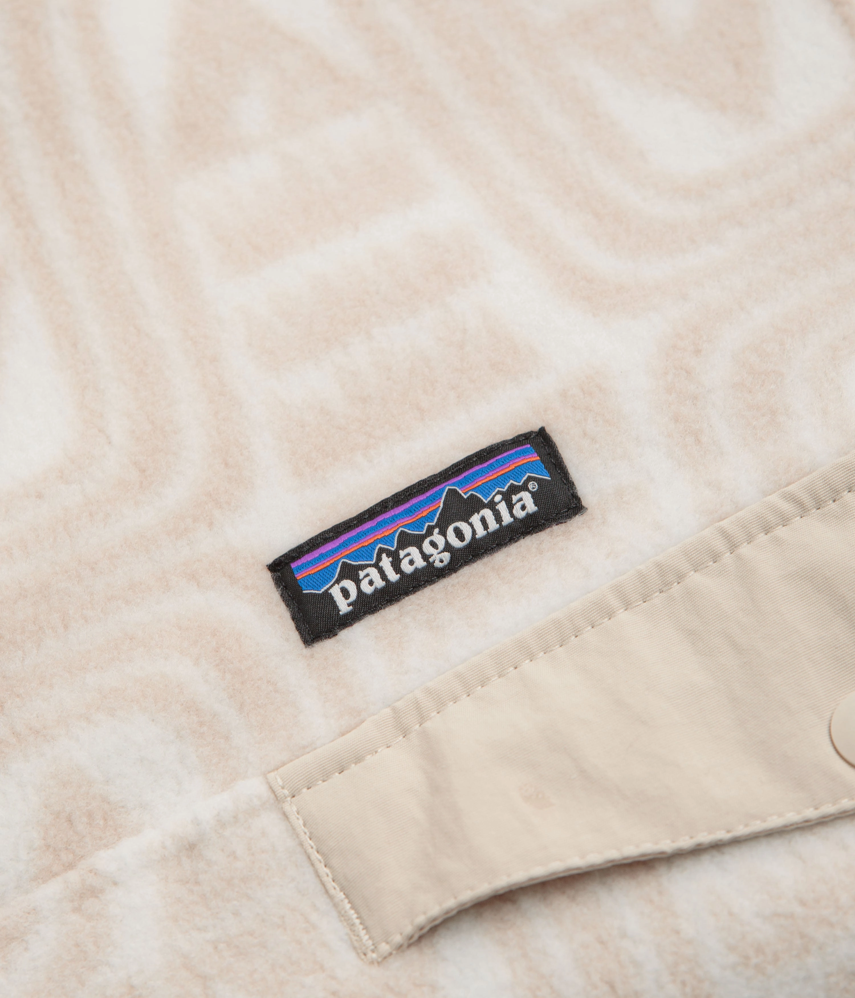 practical gear Patagonia Womens Lightweight Synchilla Snap-T Fleece - Flow: Dyno White