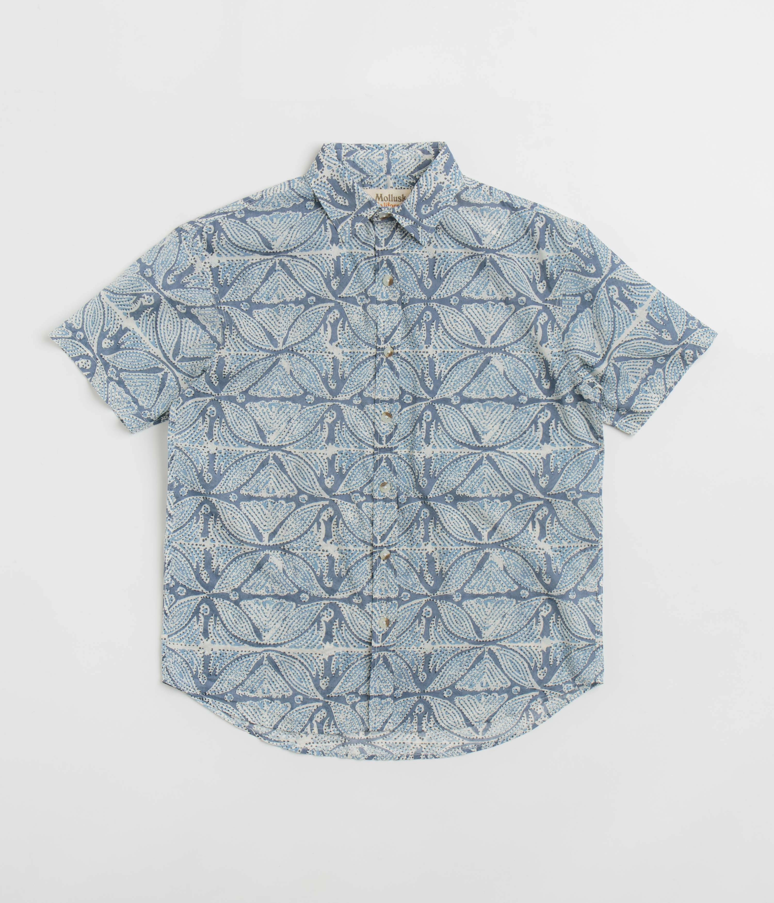 Traveler??s Choice Wardrobe Essential Mollusk Summer Shirt - Blue Flowers