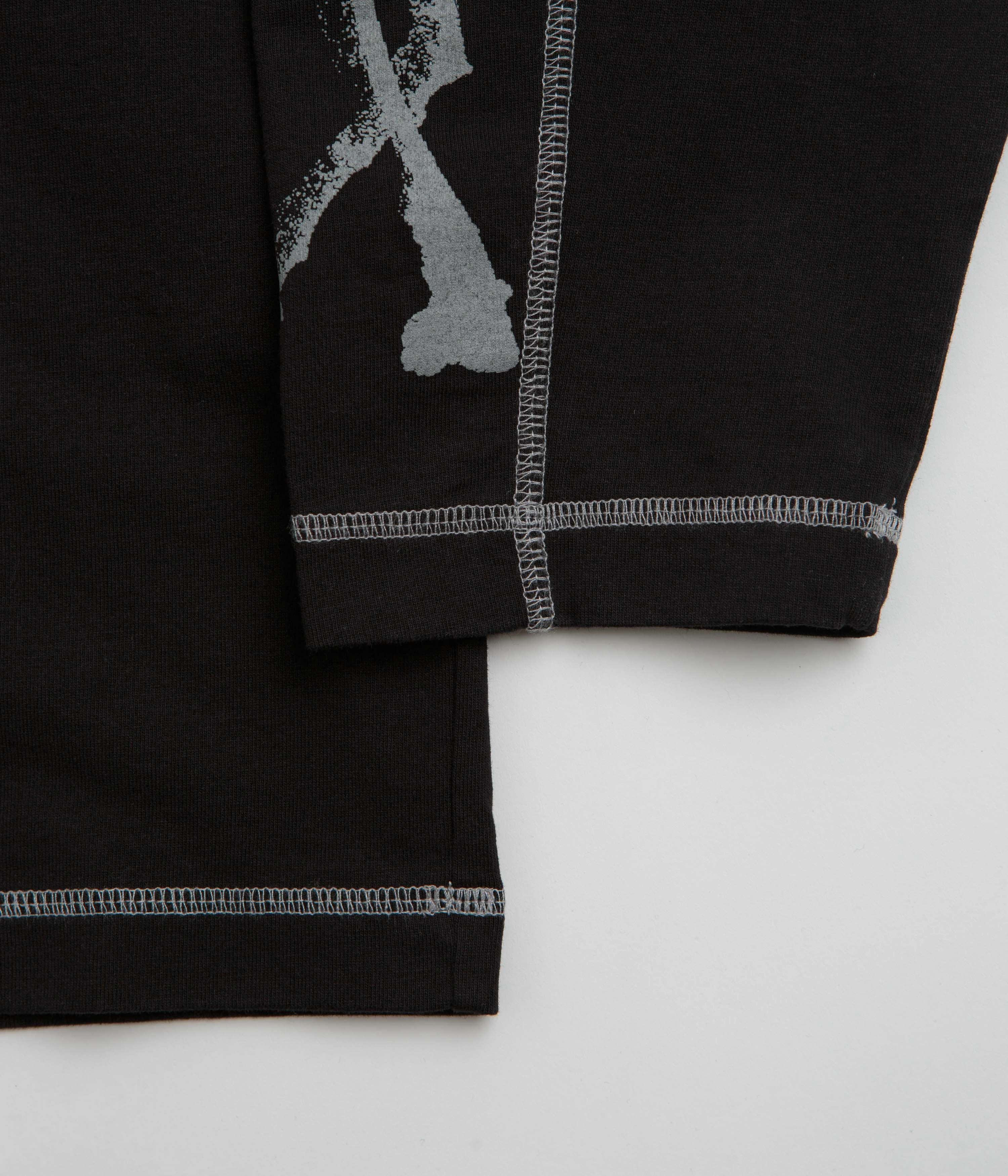 ROA Sticks Stitch Long Sleeve T-Shirt - Black Comfy Vibes