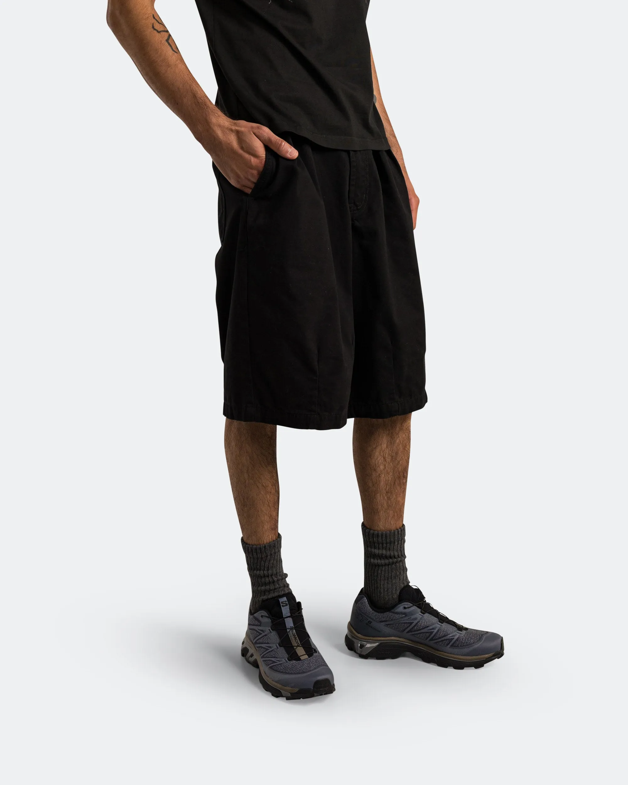 Sustainable Gloves Pleated Balloon Shorts - Black