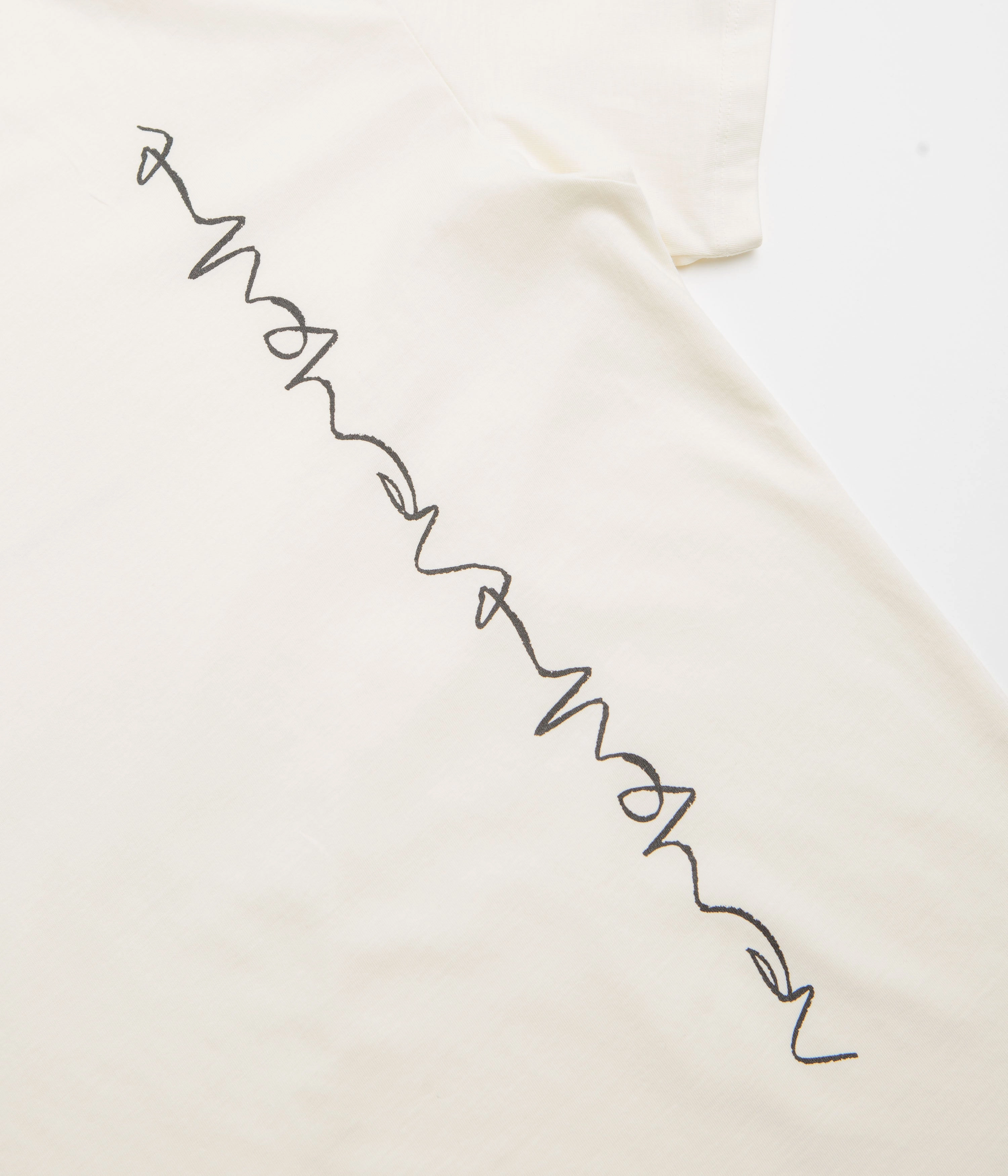 Breezy Design Daily Style Trend Poetic Collective Crayon Chain T-Shirt - Ivory