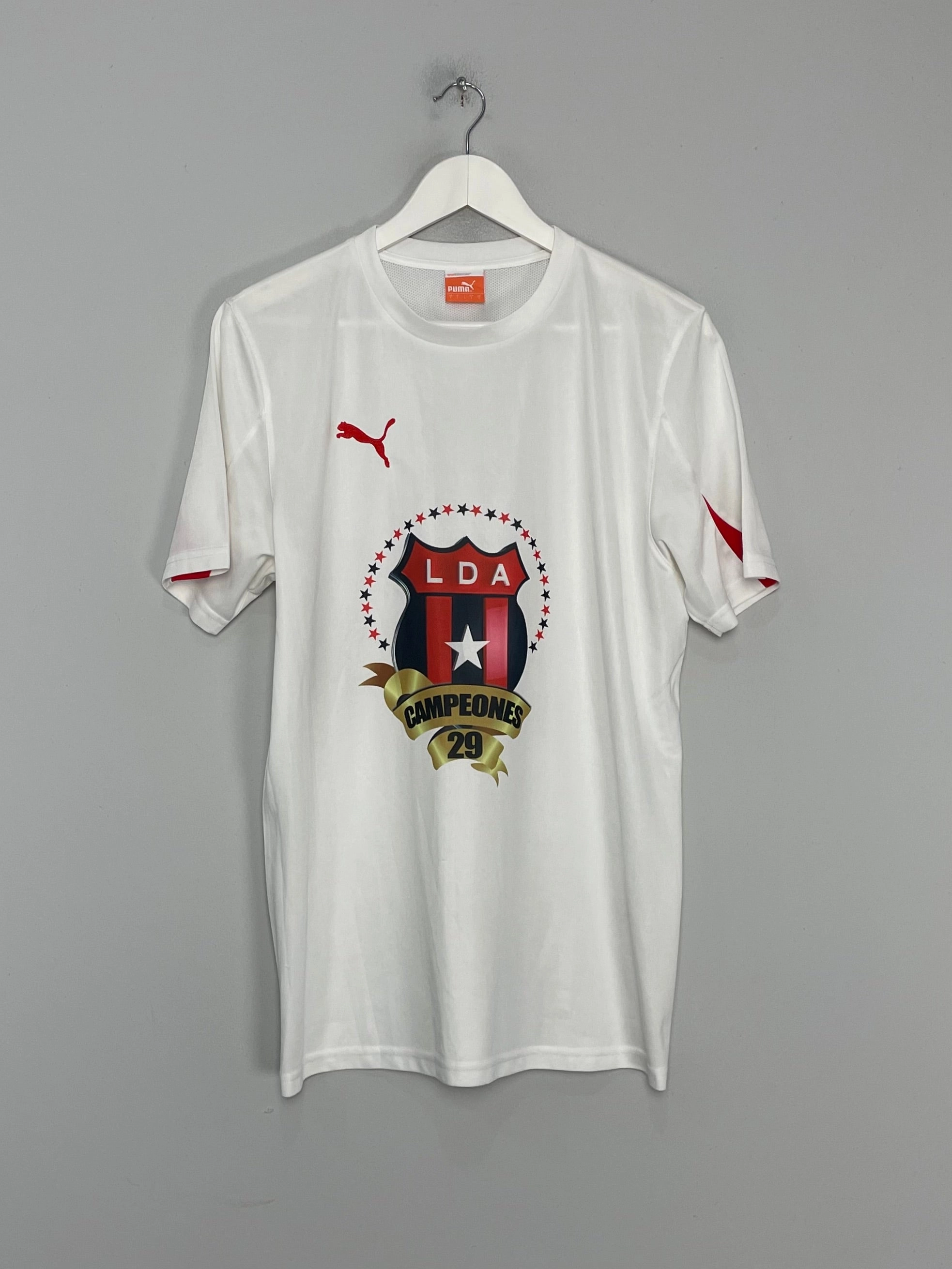 2009 LIGA DEPORTIVA ALAJUELENSE 'CHAMPIONS' T-SHIRT (L) PUMA Layered construction