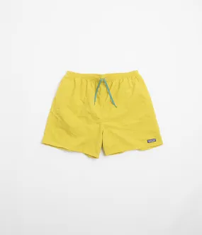 Effortless Look Patagonia Baggies 5" Shorts - Bundle Green