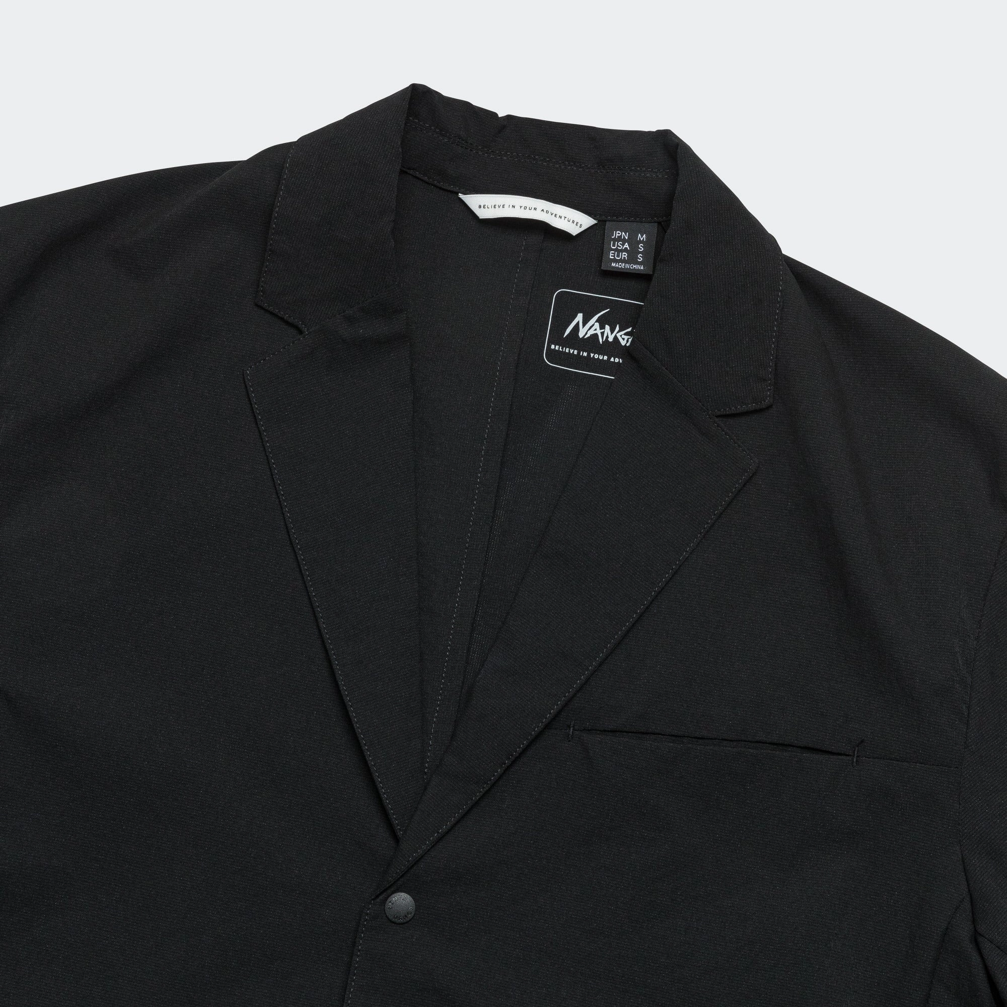 DotAIr Comfy Jacket - Black Matte Fabric Temperature Regulating Fill