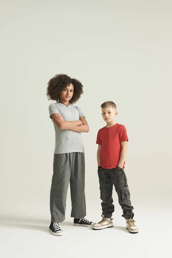 The AWDis 150 Kids T | DEEP BLACK Practical Design