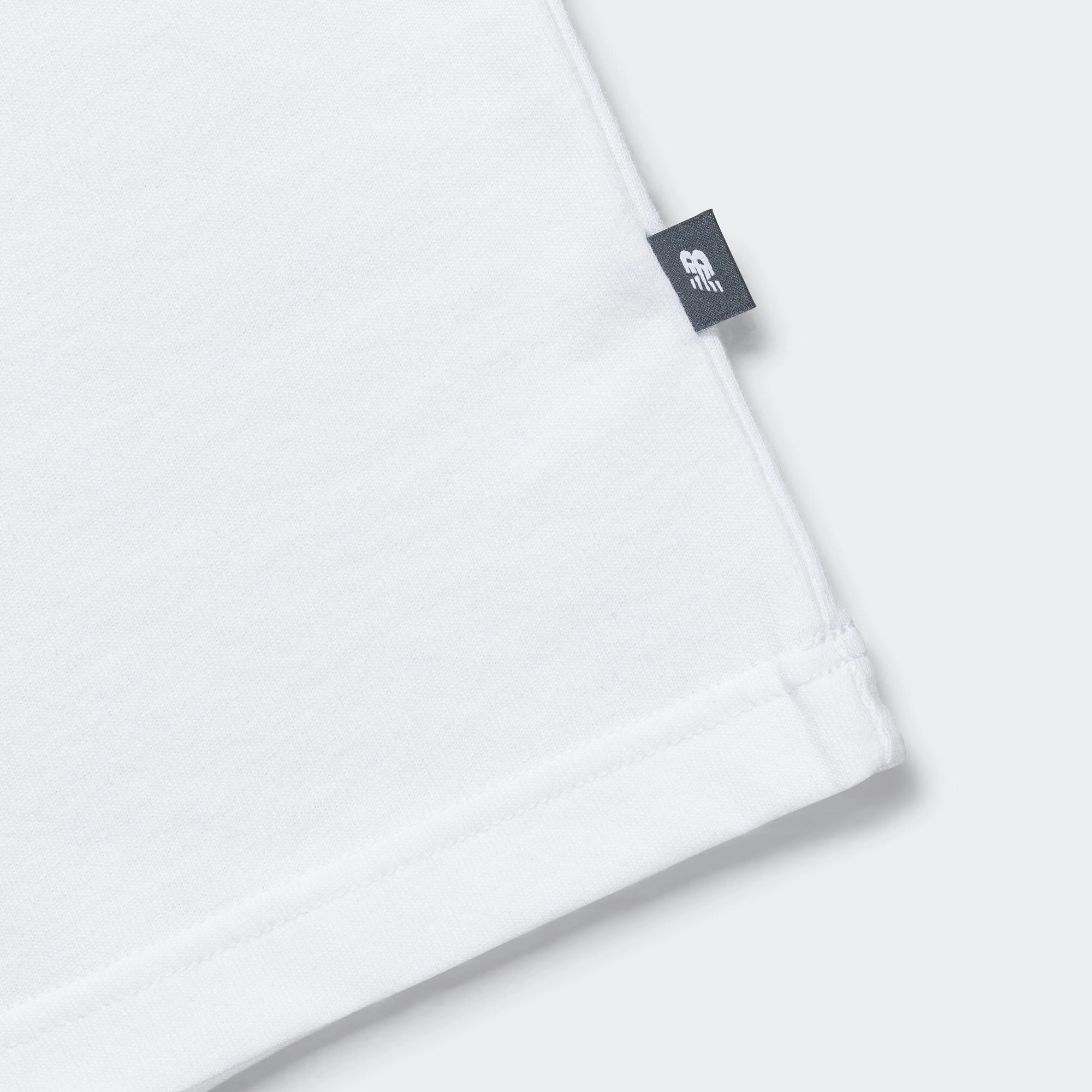 RibbedNeckBanding Street Trend Look T-Shirt x Debut Statue - White