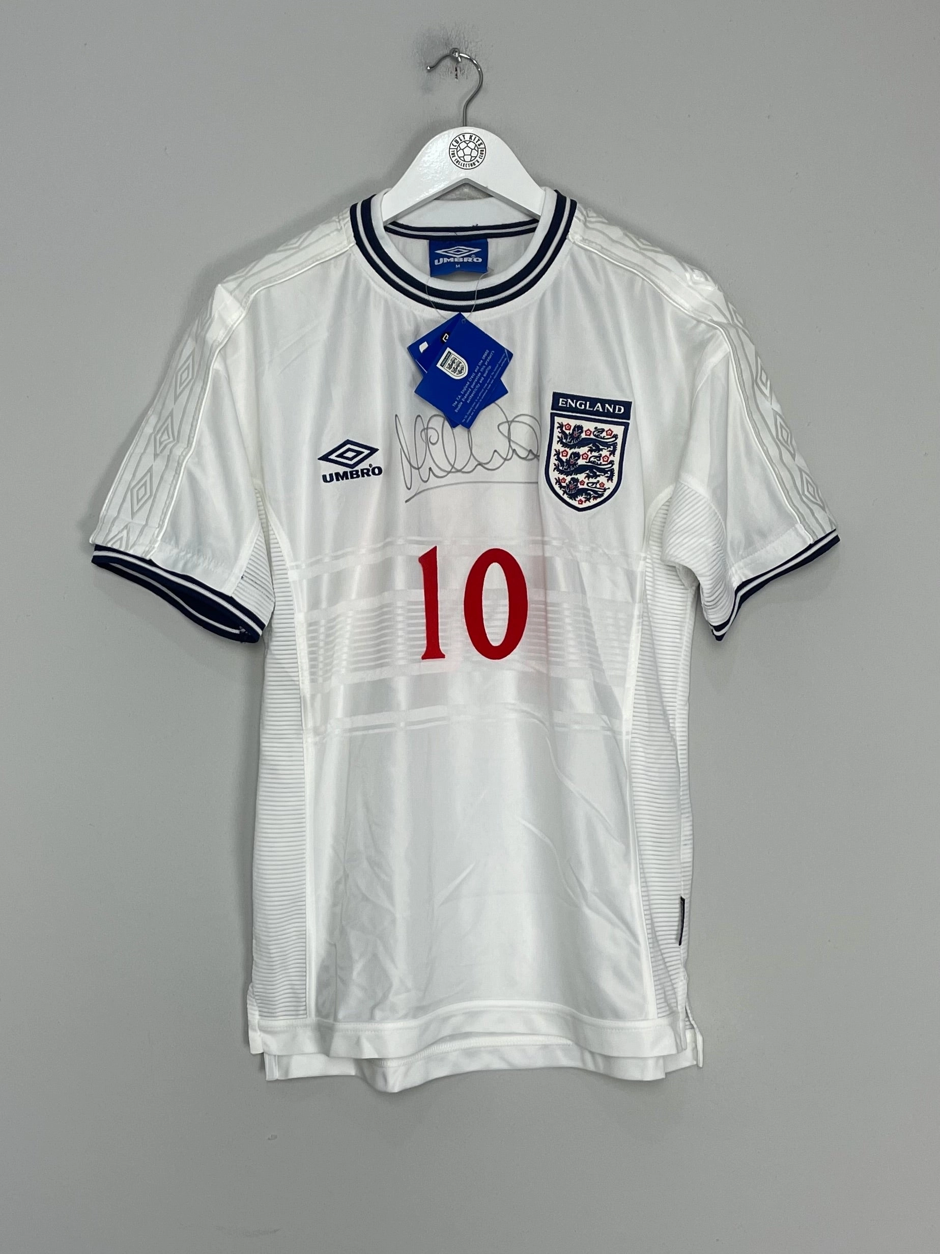1999/00 ENGLAND OWEN #10 *SIGNED* BNWT HOME SHIRT (M) UMBRO Anti Slip Inner Grip Quick Cooling System