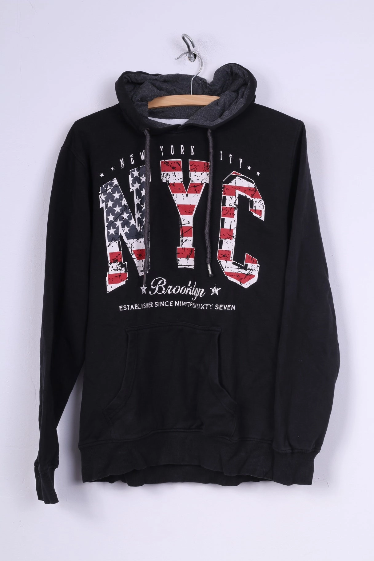 Friends Meetup Much More Mens M Sweatshirt Black Hooded Graphic NYC Brooklyn Cotton Jumper