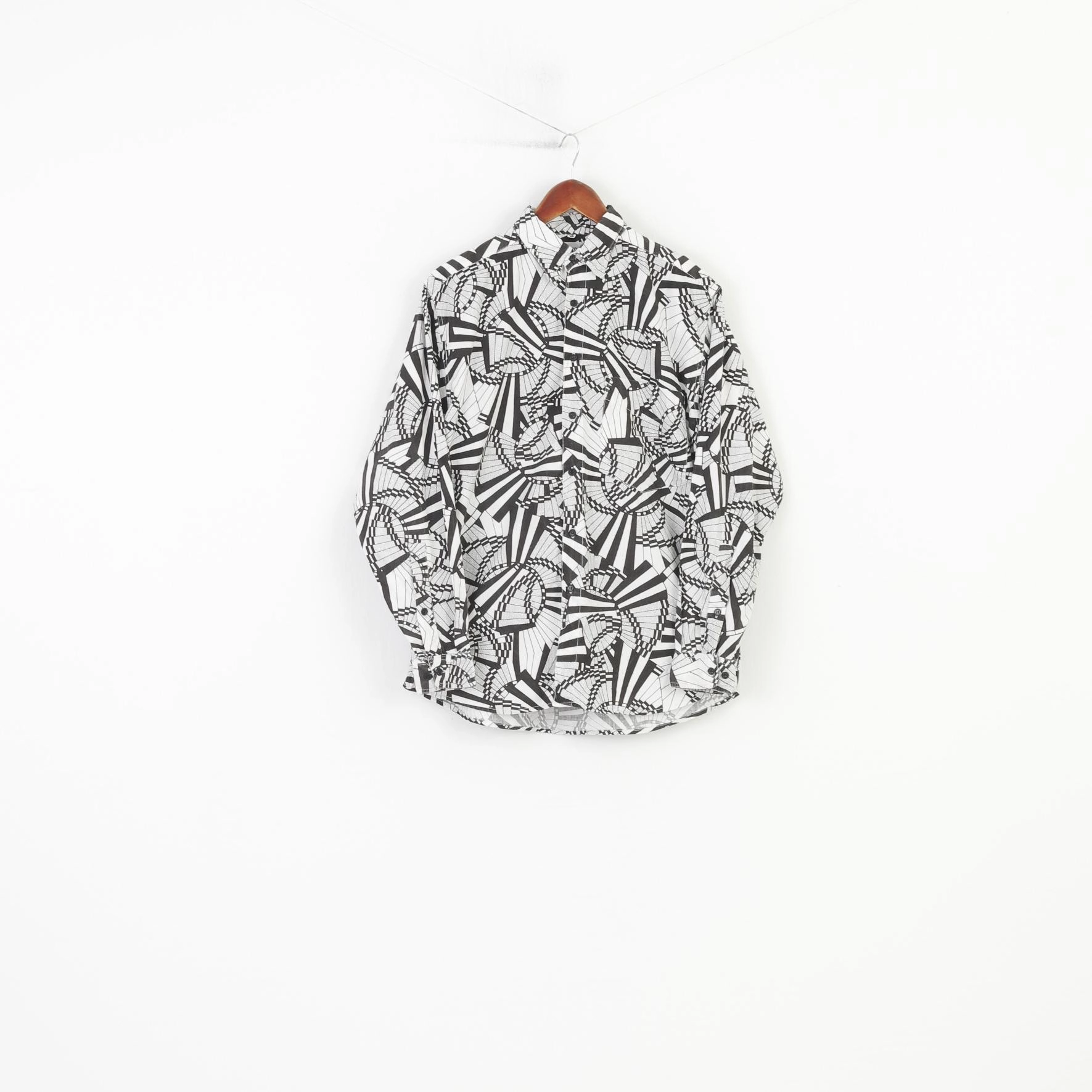 Casual Sophistication Winter Retreat AD HOC Men M Casual Shirt Long Sleeve Collar Abstract Vintage Classic White Black Top