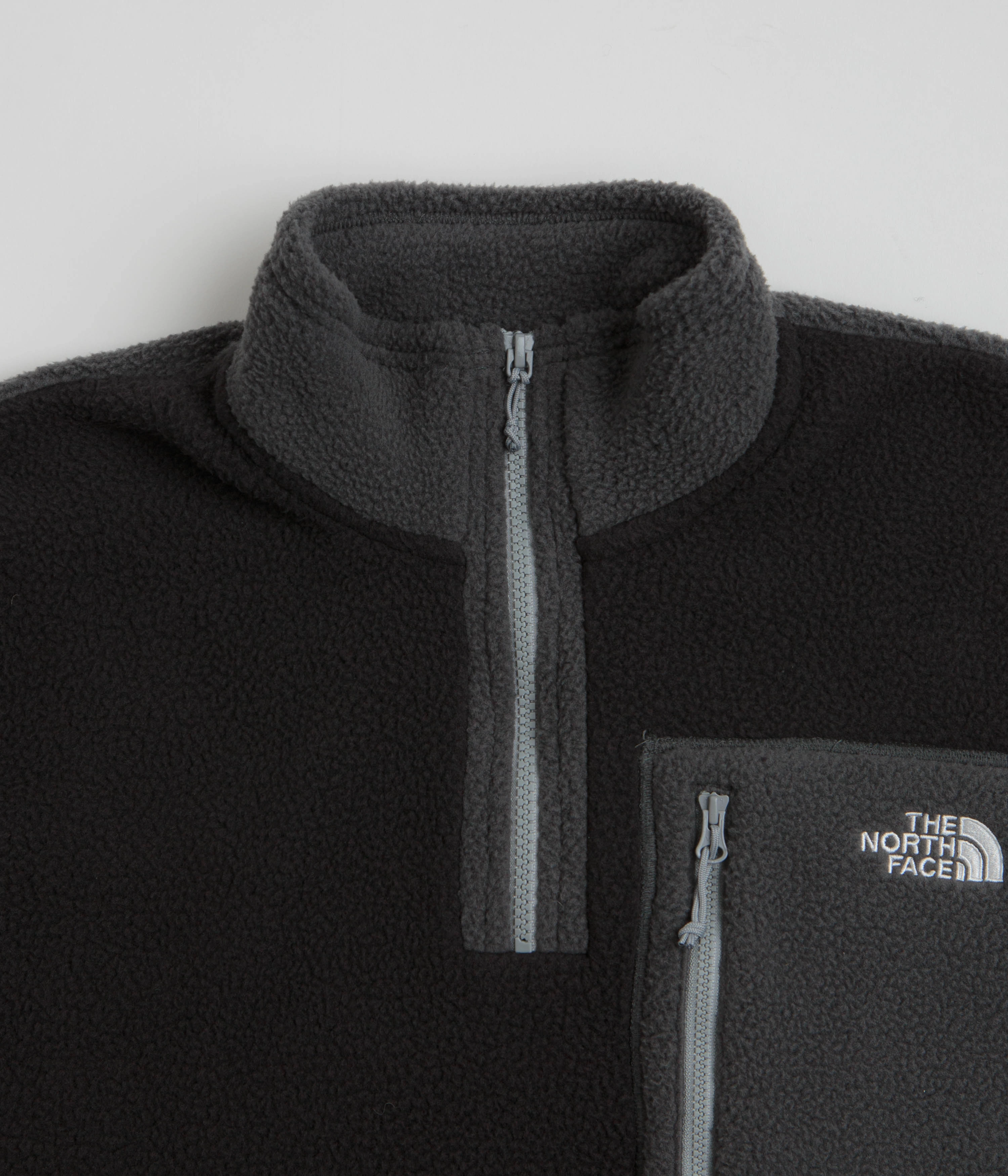 The North Face Yumiori 1/4 Zip Fleece - TNF Black / Asphalt Grey / Monument Grey Style Moment Classic Outfit Gear