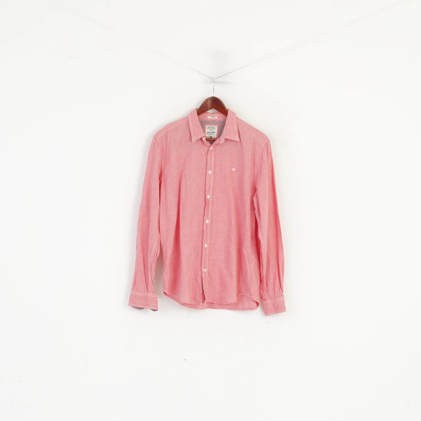 Smooth zipper closure Wrangler Men S Casual Shirt Pink Cotton Regular Spirit Of America Long Sleeve Top