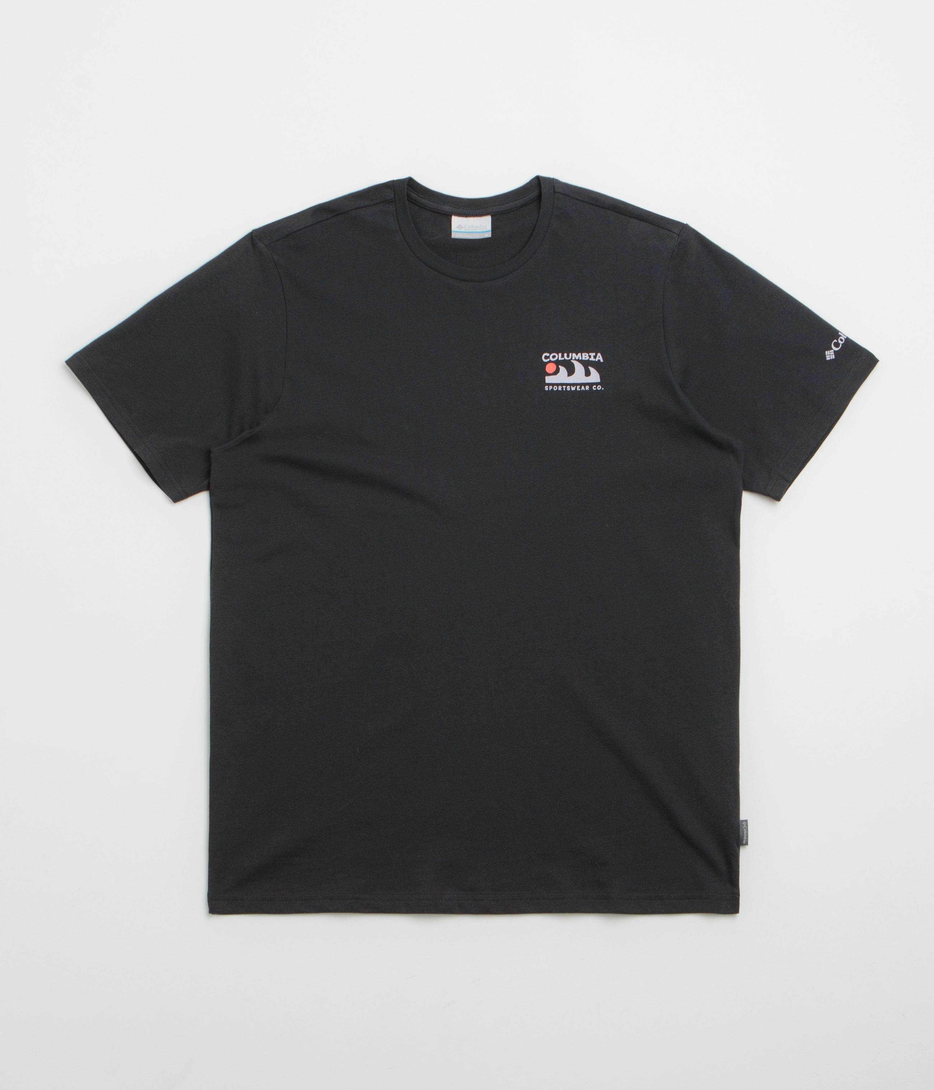 Fit for All Seasons Weekend Essential Columbia Explorers Canyon Back T-Shirt - Black / Peaks and Waves