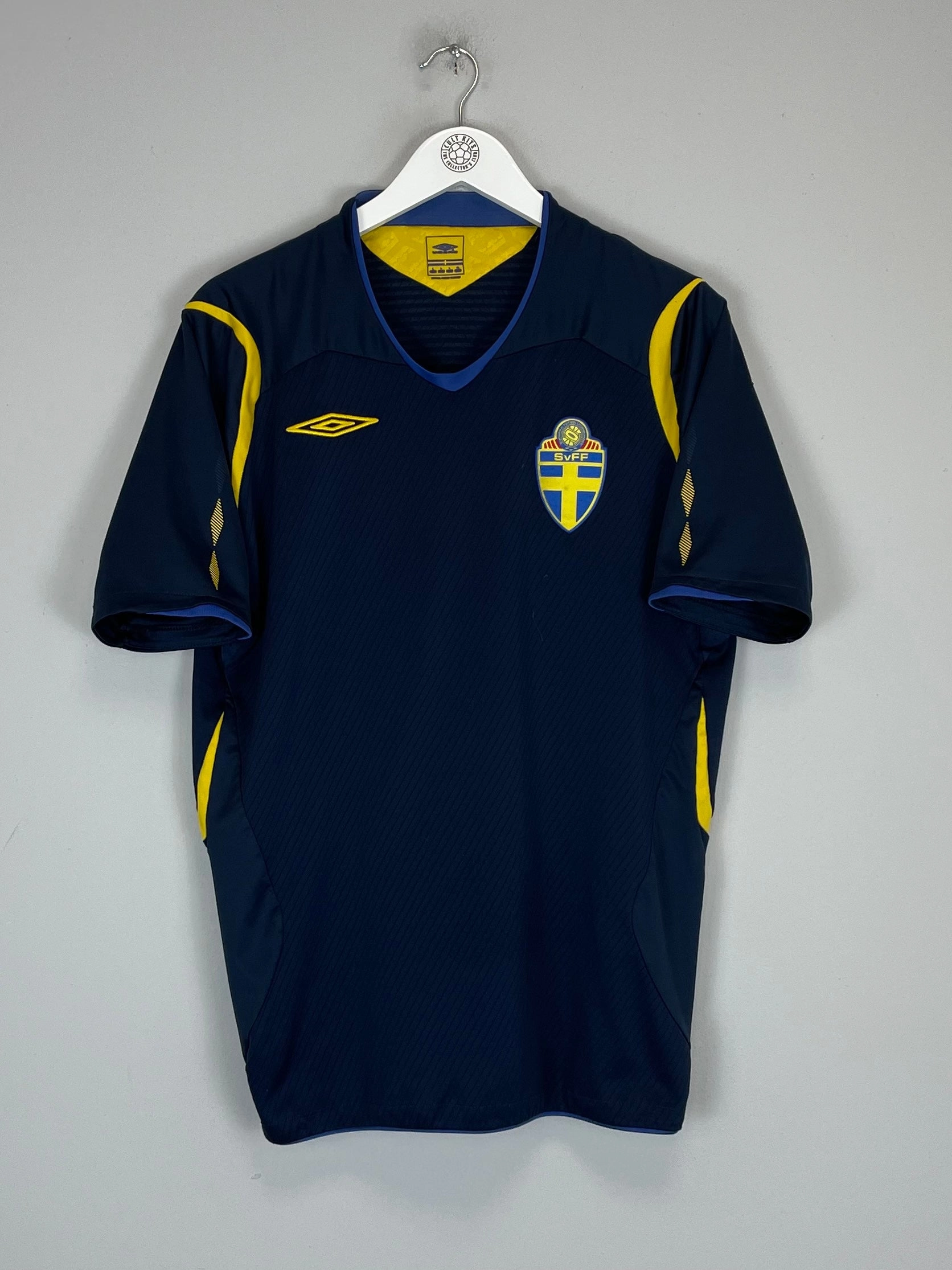 Zip Up Elastic Cuff Retention 2008/10 SWEDEN AWAY SHIRT (L) UMBRO