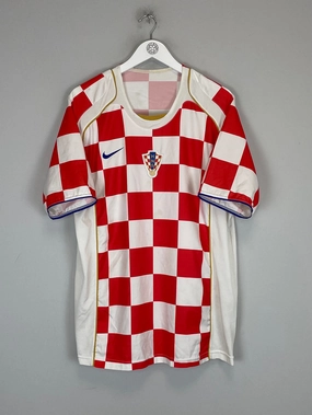2004/06 CROATIA HOME SHIRT (XL) NIKE Relaxed Fit Raglan Sleeve Integration