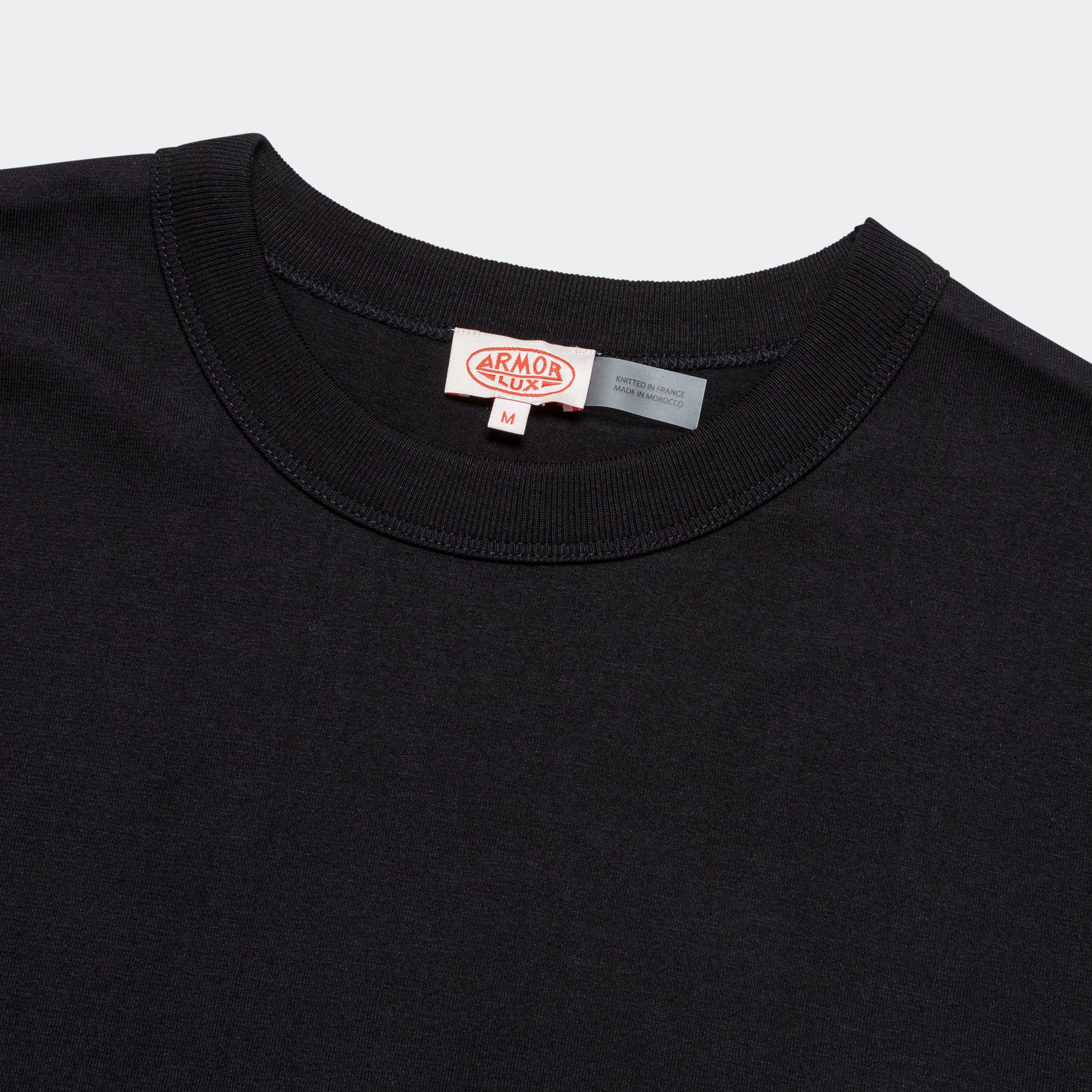 T-Shirt x UP THERE - Black Timeless Must-Have