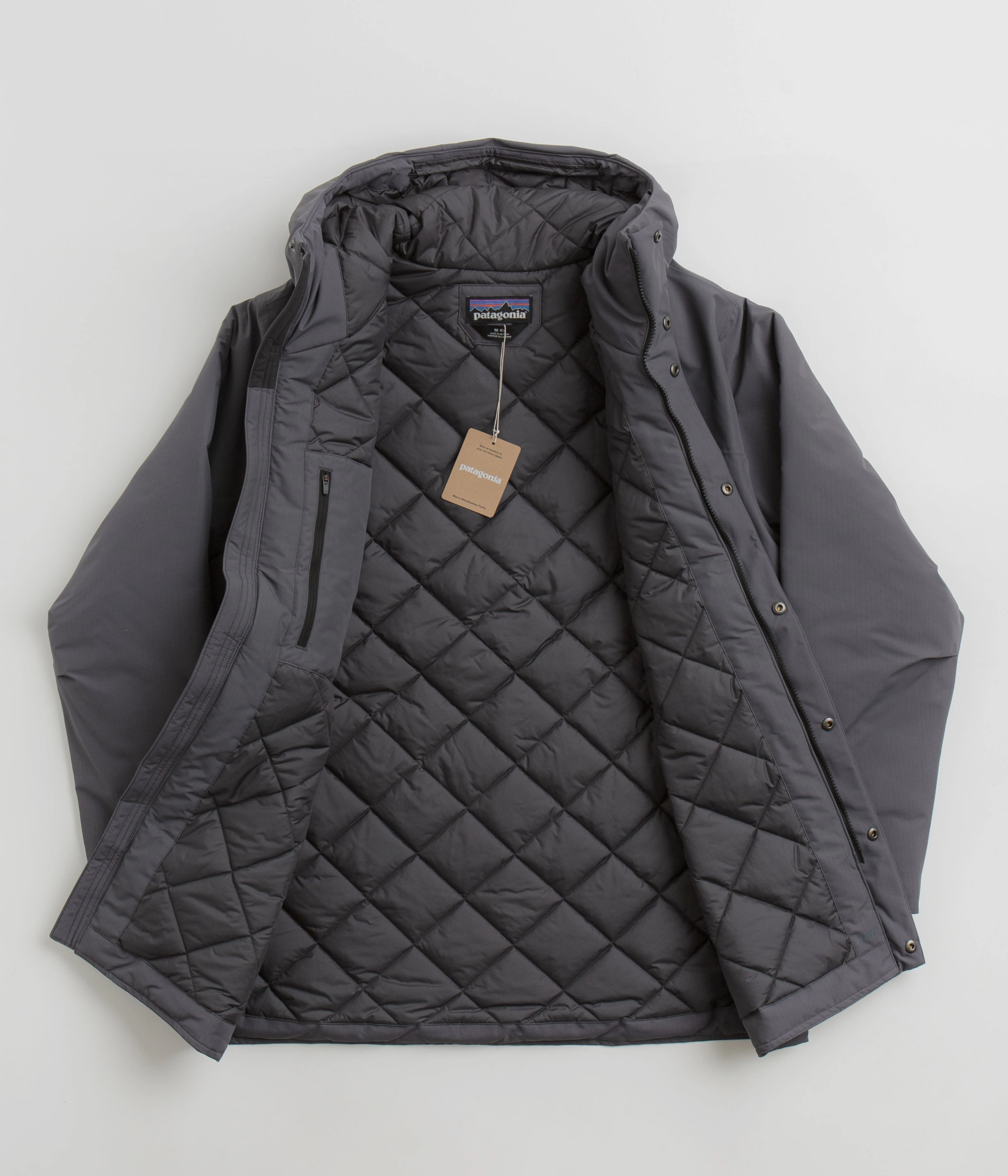 Patagonia Windshadow Parka - Forge Grey beach scene