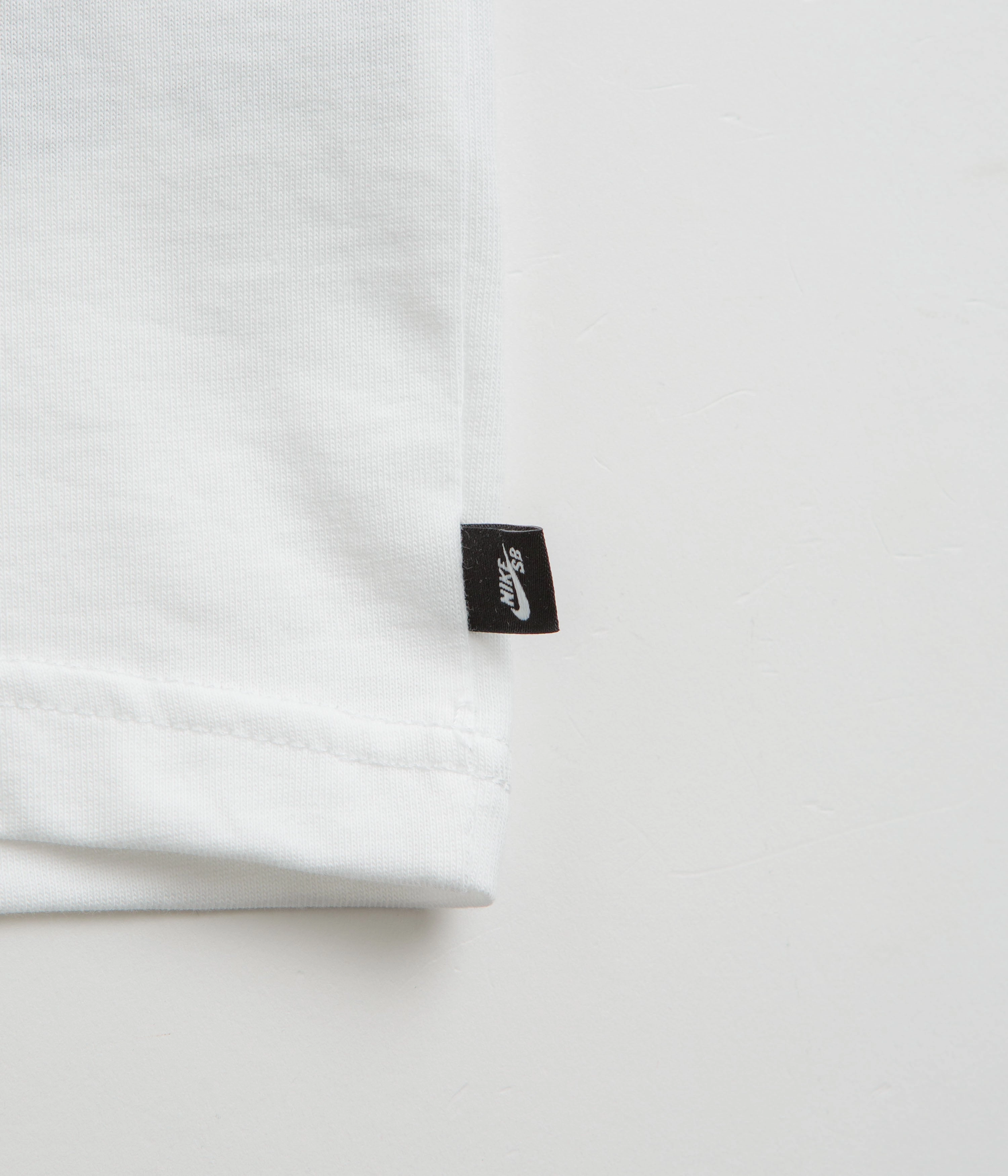 Nike SB Spray Can T-Shirt - White Athletic Fit