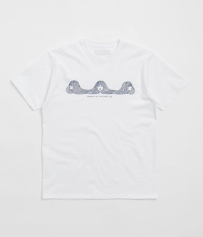 Essential Fashion Street Outfit Garden Moments T-Shirt - White