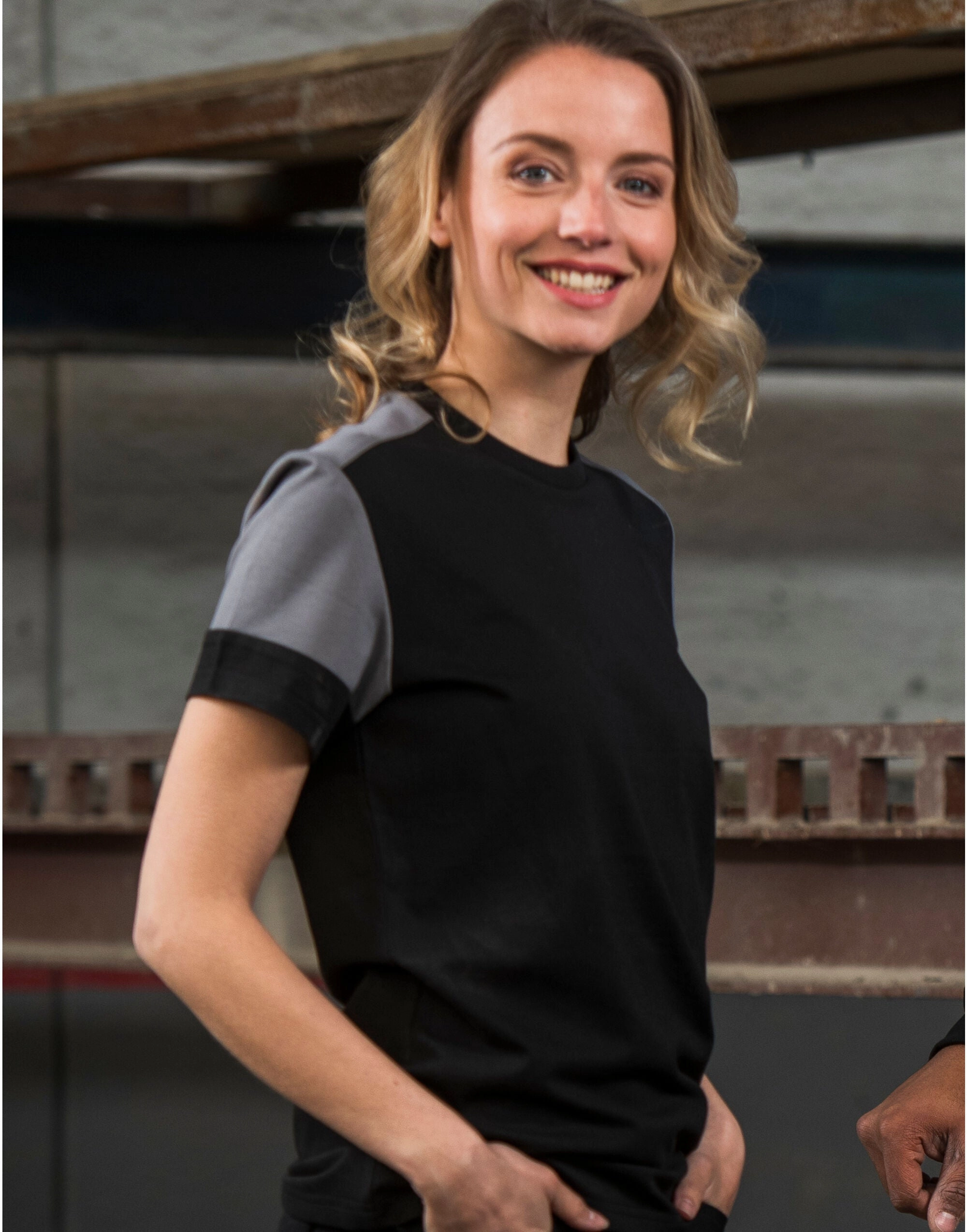 Two Tone Ladies T-shirt | BLACK/RED Set In Sleeve Weekend Ready