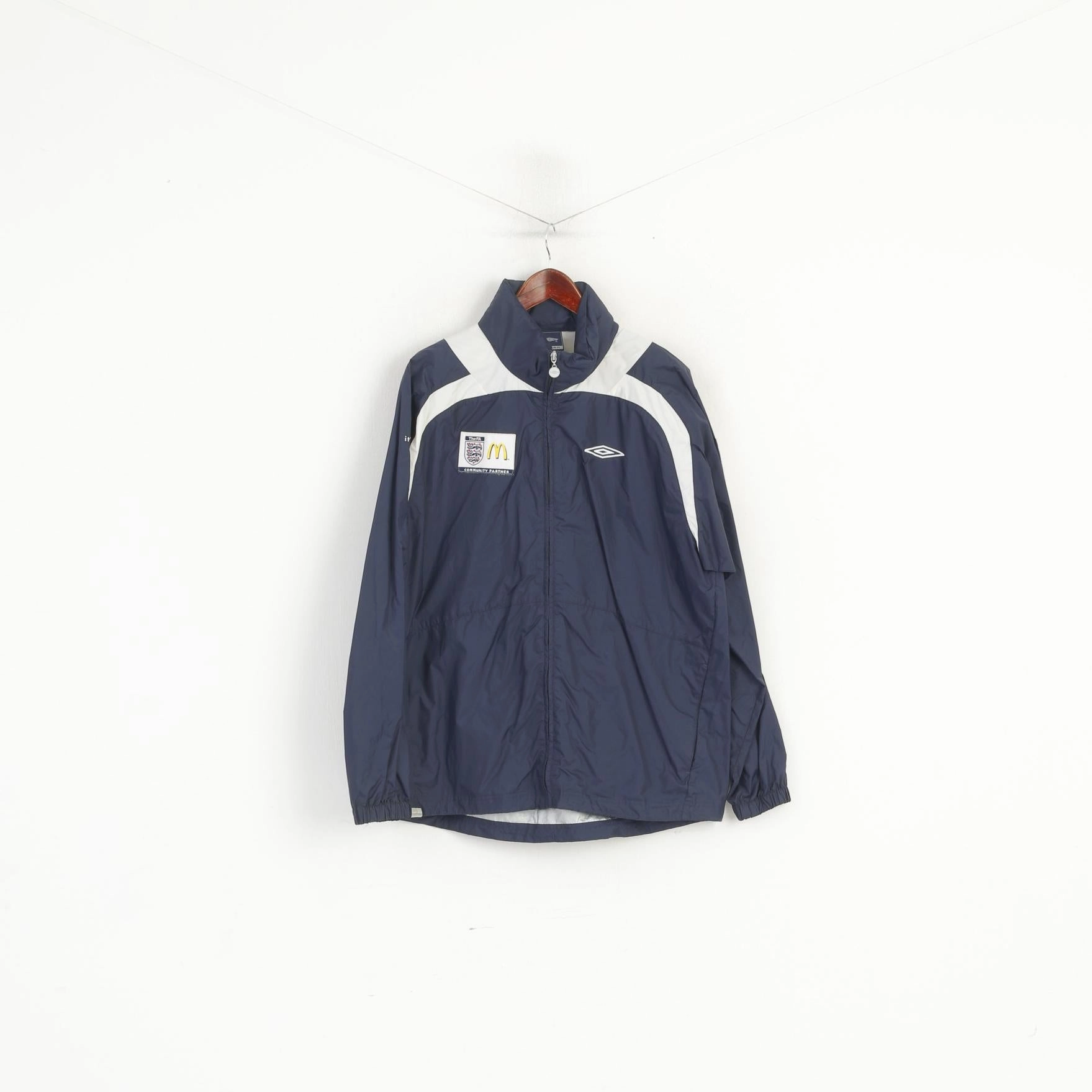 Umbro Men L Jacket Navy Nylon Sportswear England FA Hidden Hood Vintage Top Lockdown Hood Toggle Urban Motion